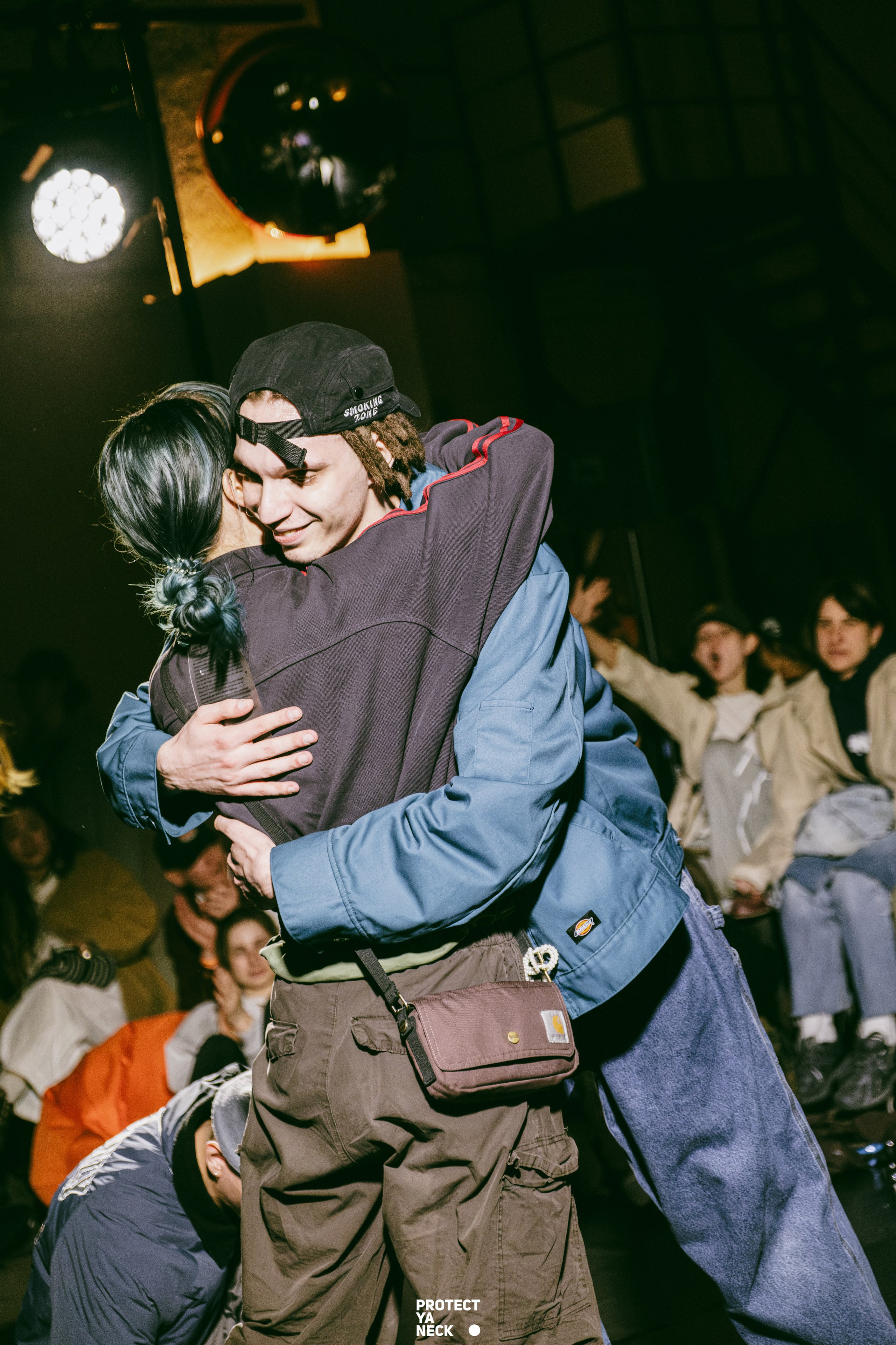 PROTECT YA NECK 22/03 (@youlovebu). Соня бу тебя сфоткала