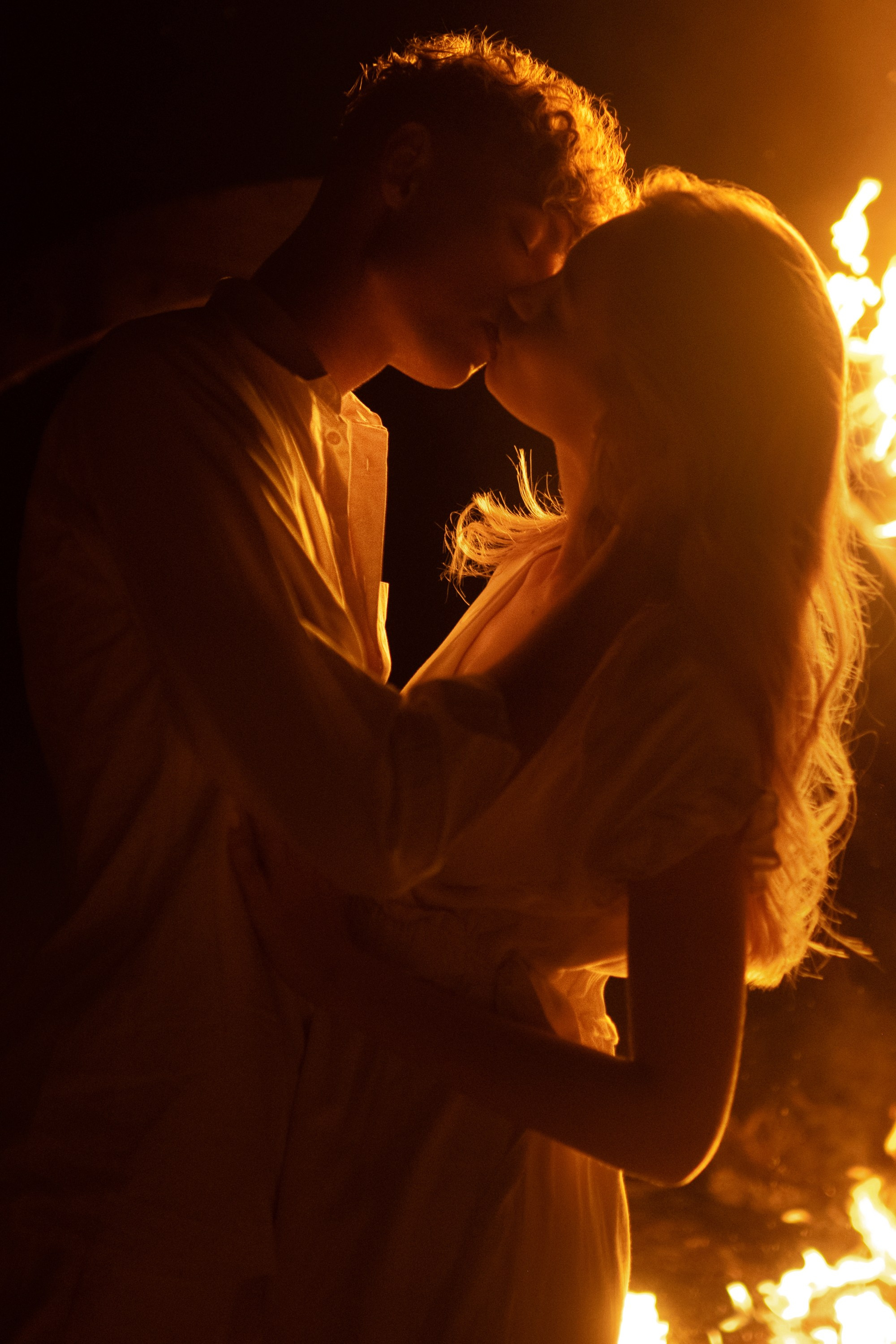 Гори, Ярче. Фотограф Александр Захар. Минск, Москва, Дубай