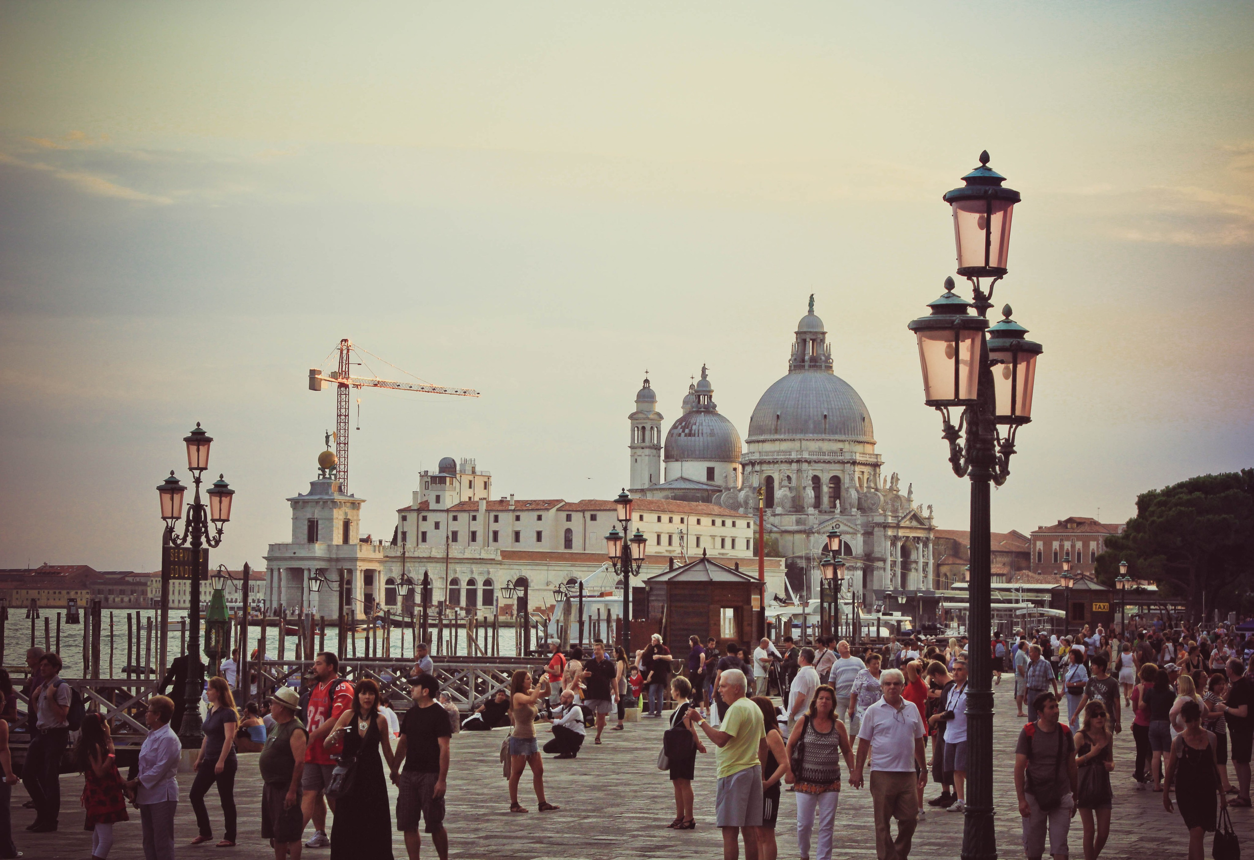 ИТАЛИЯ. Стрит-фотография, полная абсурда, идиотизма и красоты