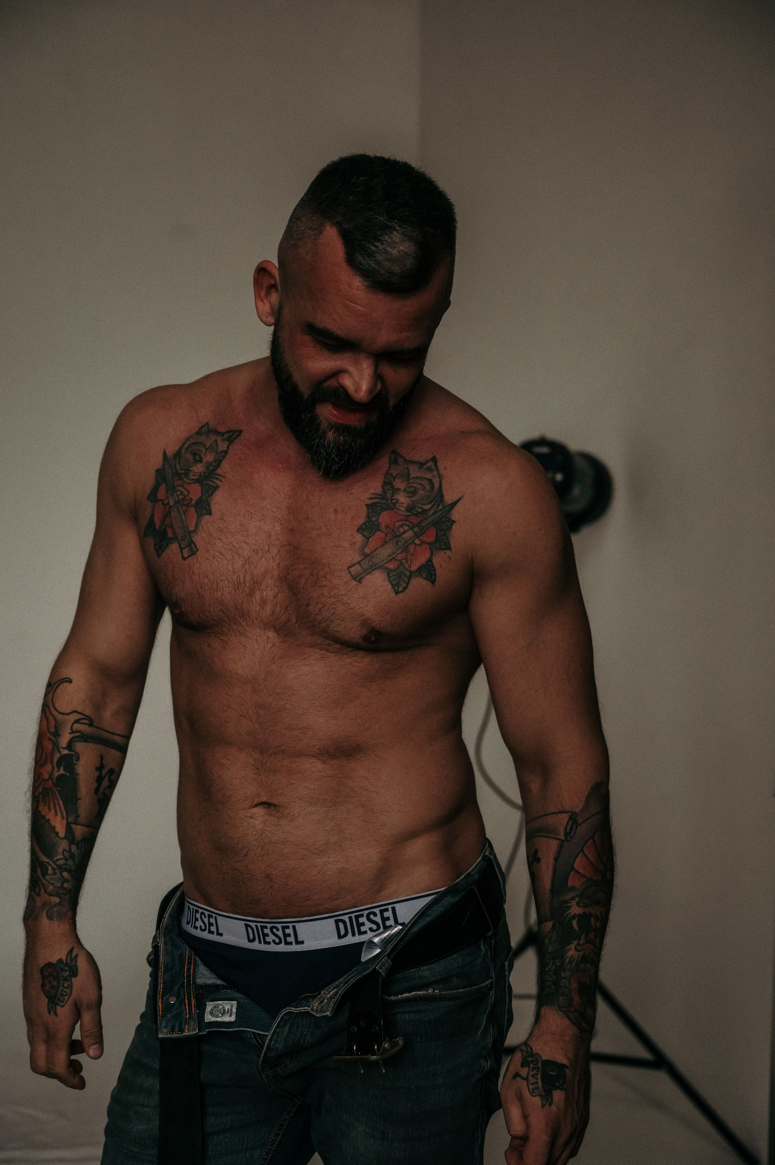 Мужской фотограф. Профессиональный фотограф беременности в СПБ. Стильные фотосессии беременности в стиле минимализм и классическая фотография