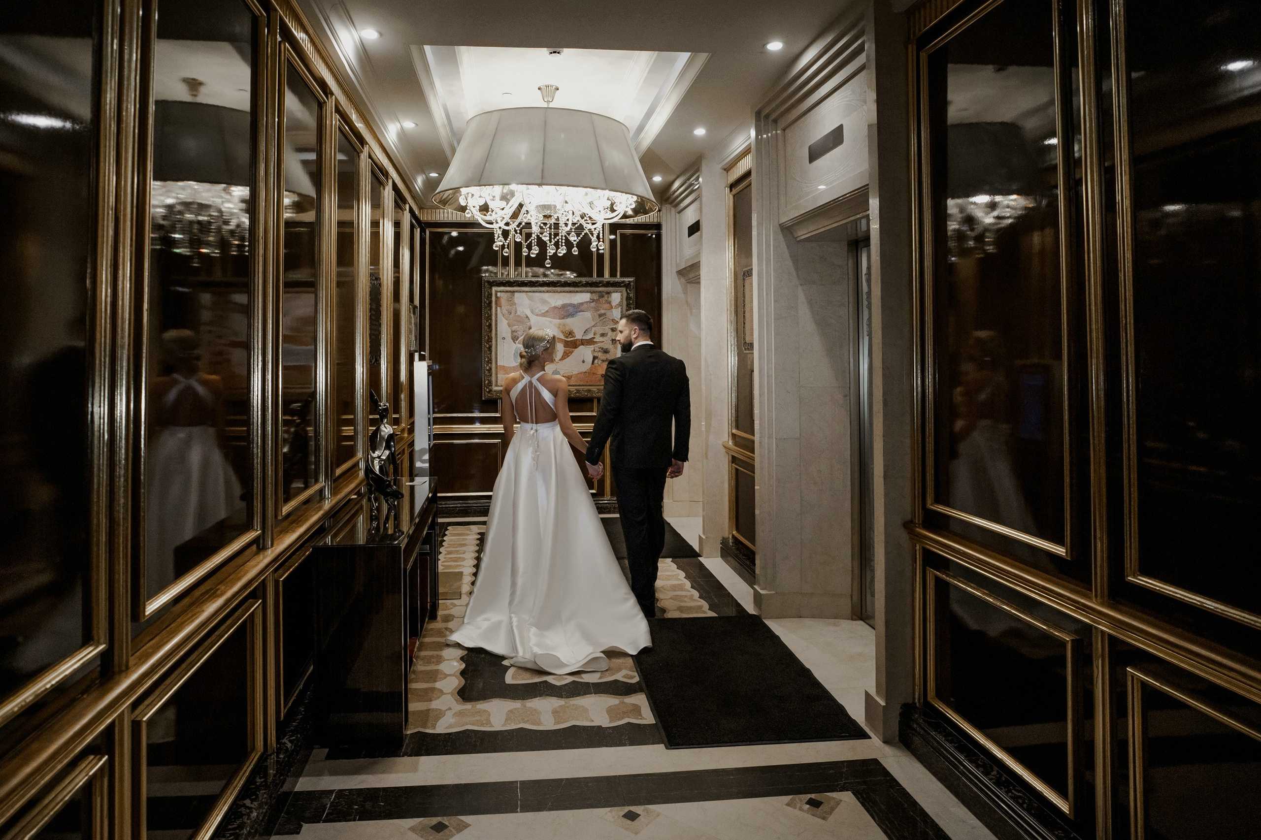 Свадебная фотосессия в отеле St. Regis Москва Никольская. Свадебный и семейный фотограф в Москве Светлана Зоткина