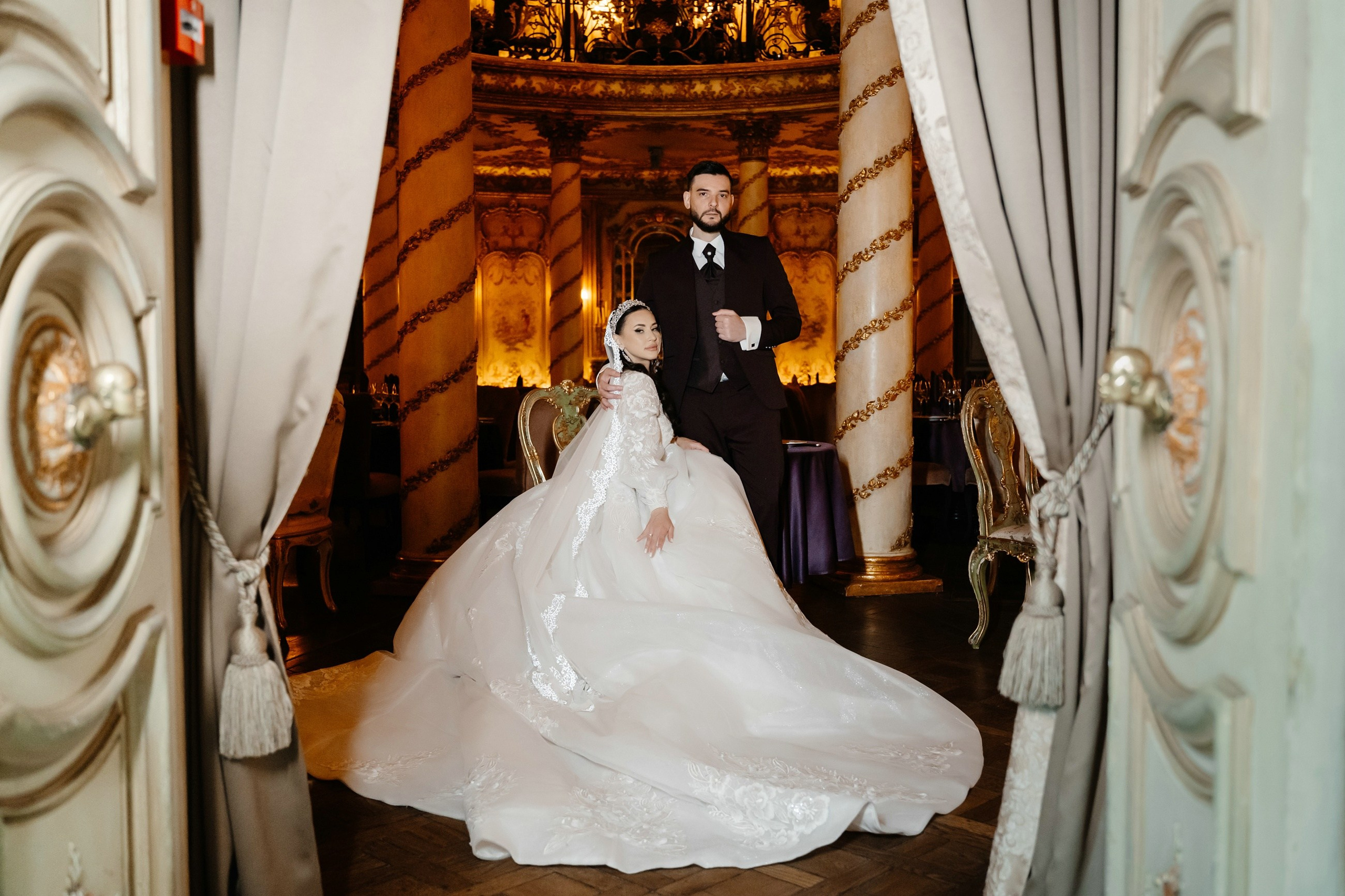 Свадебная фотосессия в ресторане Турандот. Свадебный и семейный фотограф в Москве Светлана Зоткина