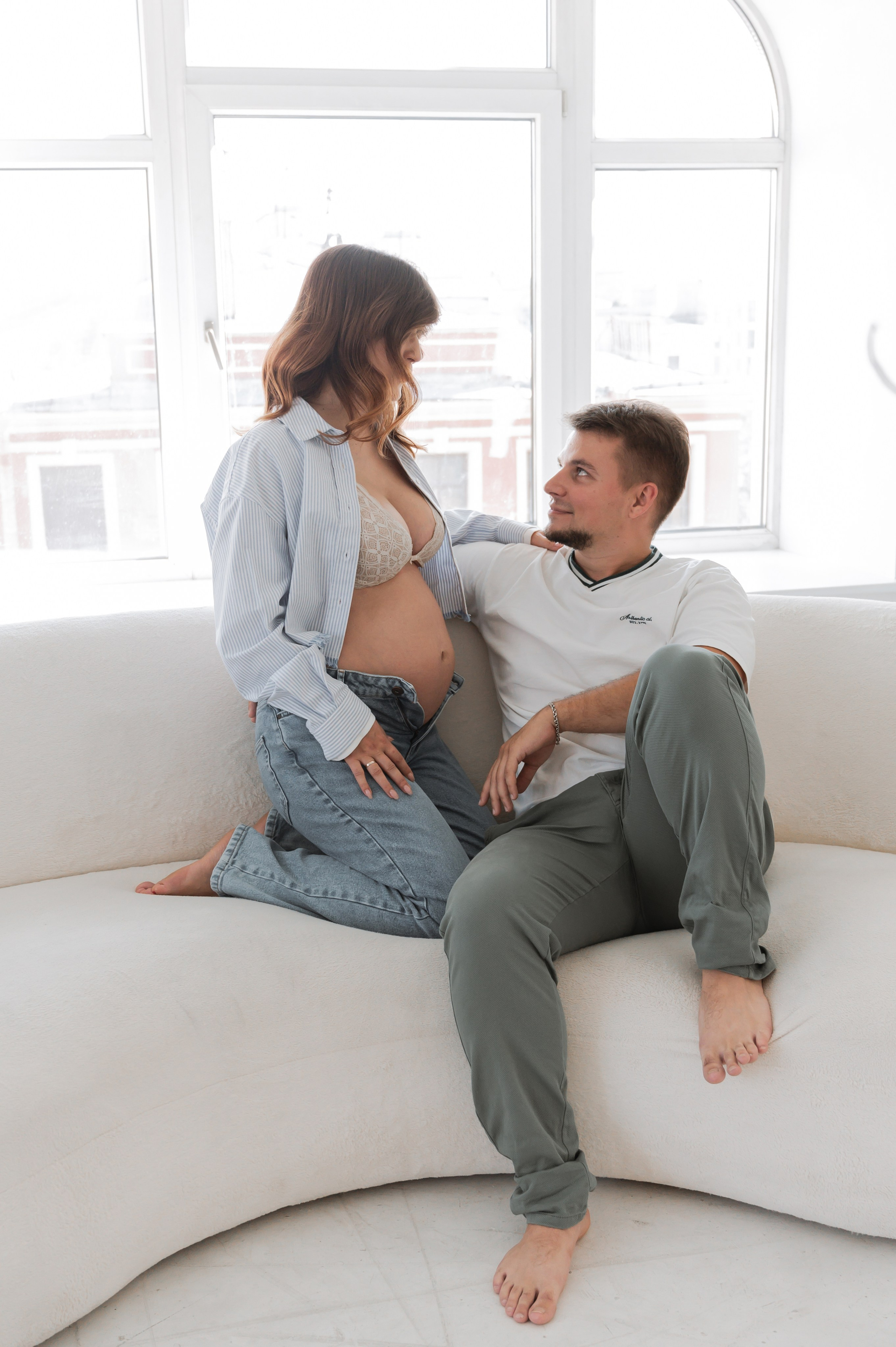 Профессиональный семейный и беременный фотограф в Санкт-Петербурге — Маргарита Иванова. Индивидуальные фотосессии под ключ: от образа до гот. Профессиональный фотограф беременности в СПБ. Стильные фотосессии беременности в стиле минимализм и классическая фотография