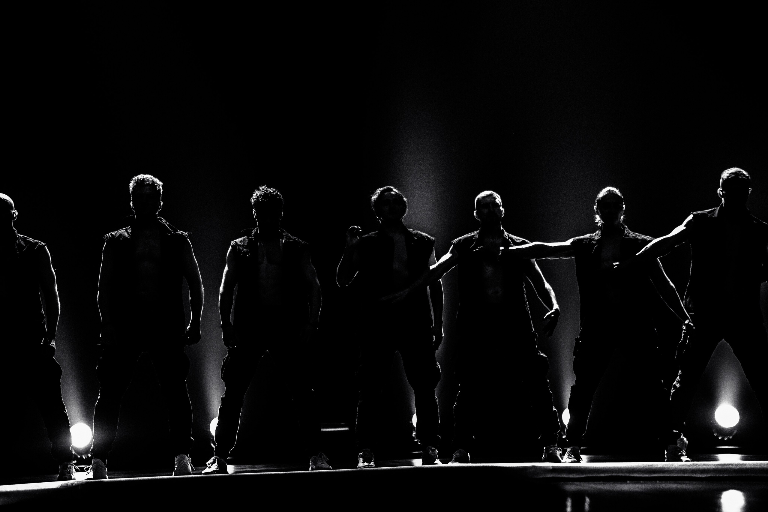 Шоу «Под дождём» 03 / 2025. ФОТОГРАФ ЕКАТЕРИНБУРГ