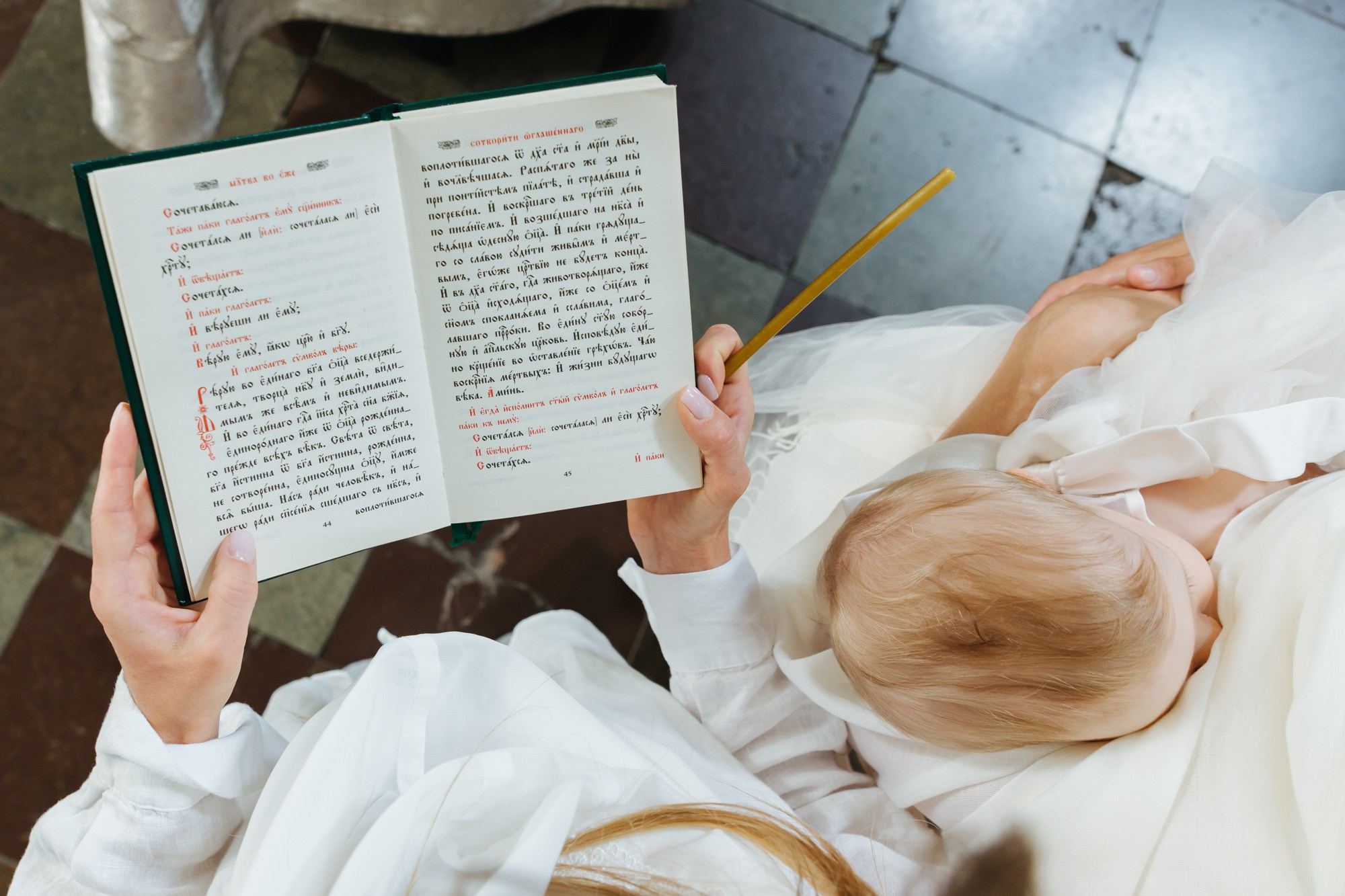 Крещения в Санкт-Петербурге. Фотограф крещение венчание в Петербурге! Помогает подобрать храм и посоветовал душевного батюшку в СПб