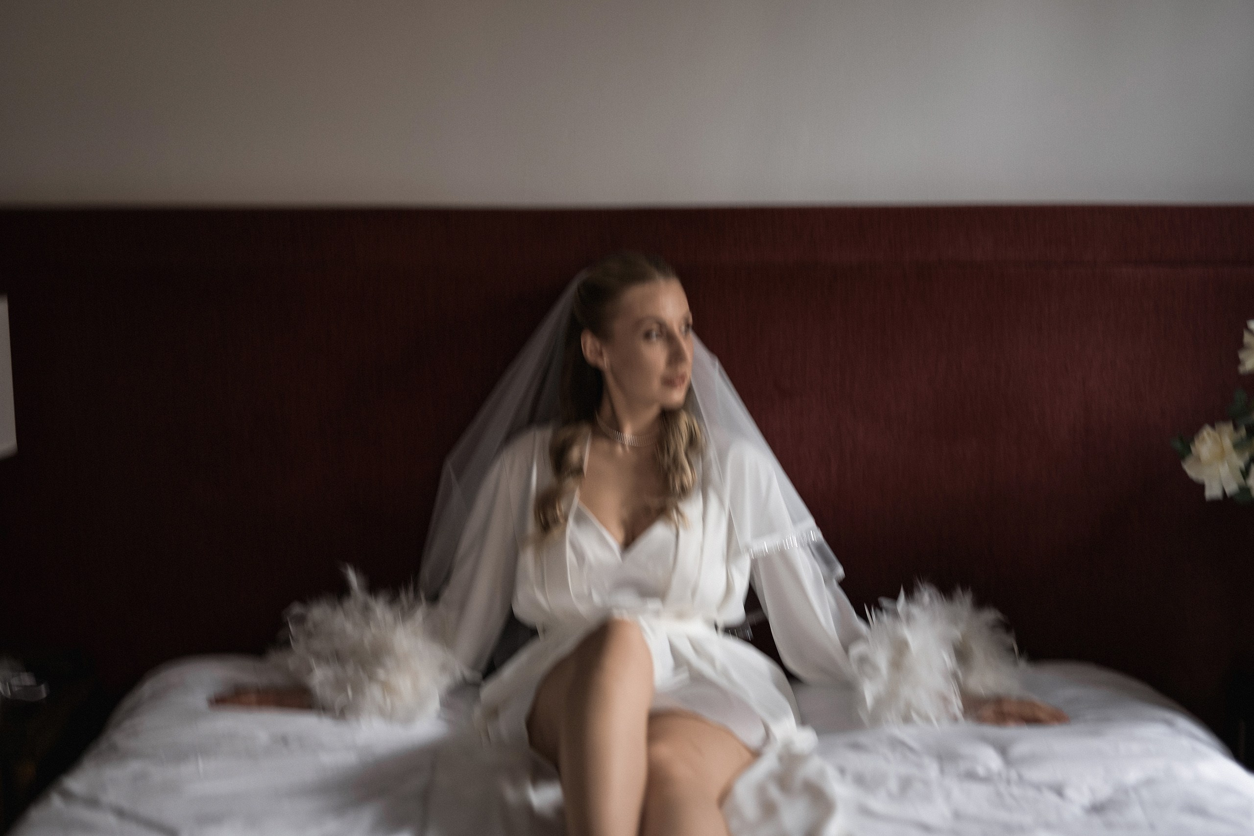 Утро невесты в отеле: идеальное начало свадебного дня. 📸 Свадебный и семейный фотограф в Красноярске Тихомиров Евгений | 17 лет опыта | 800+ свадеб