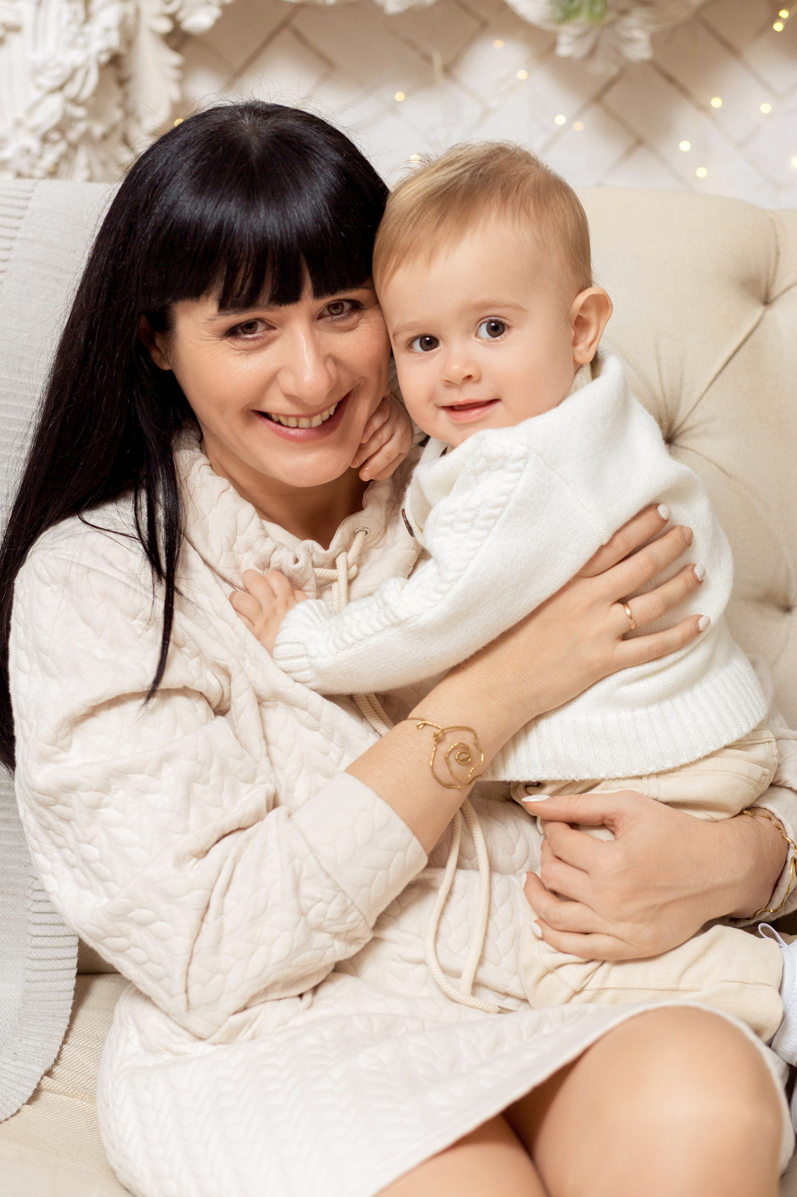 Новогодняя фотосессия в студии в городе Ростове-на-Дону для Александра, Лии и Артёма