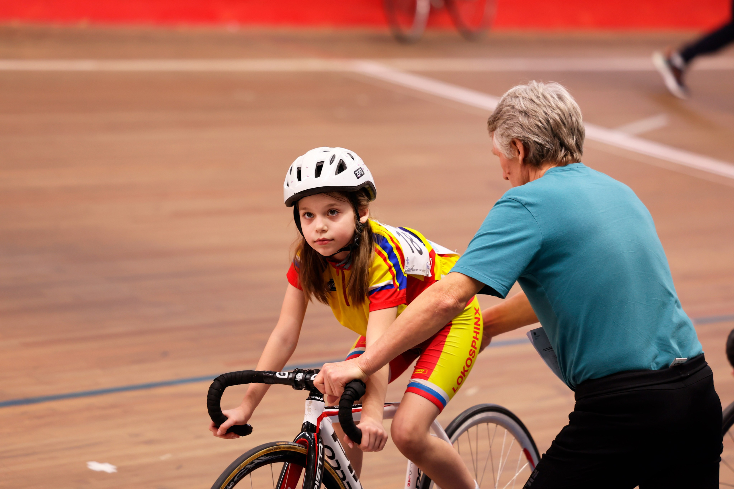 Пятый этап Региональных соревнований по велоспорту на треке (Гит, Скретч) 15.03.2025. Спортивный и репортажный фотограф Антон Тереханов