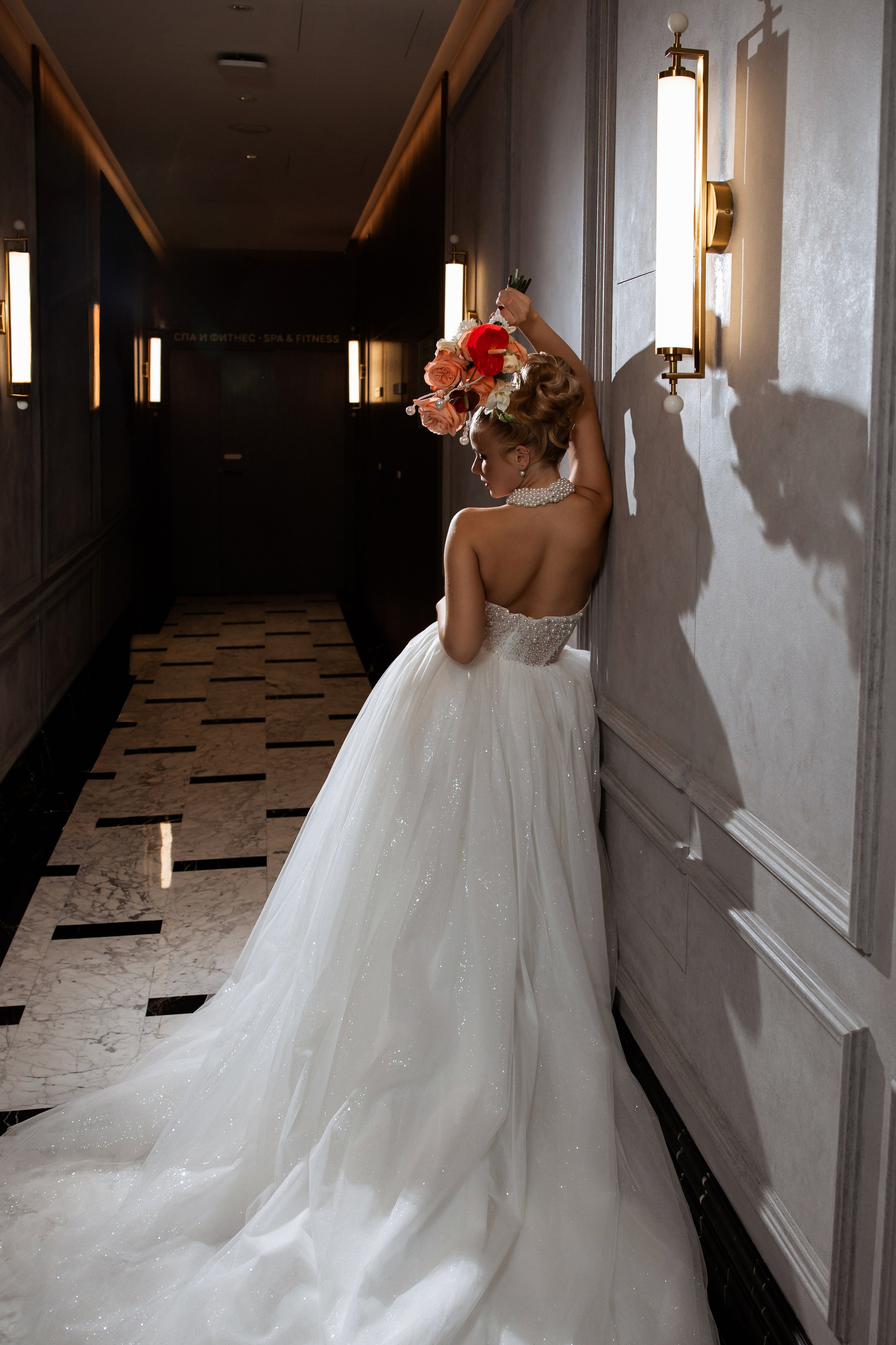 Локация отель Акрон платья салон Свадебный Мир модель Арина. Свадебный и семейный фотограф Татьяна Ласкина в Великом Новгороде