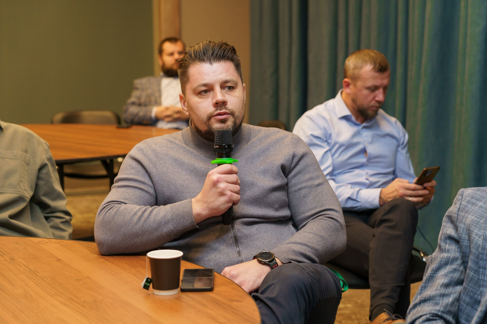 Выступление спикера. Photomantis