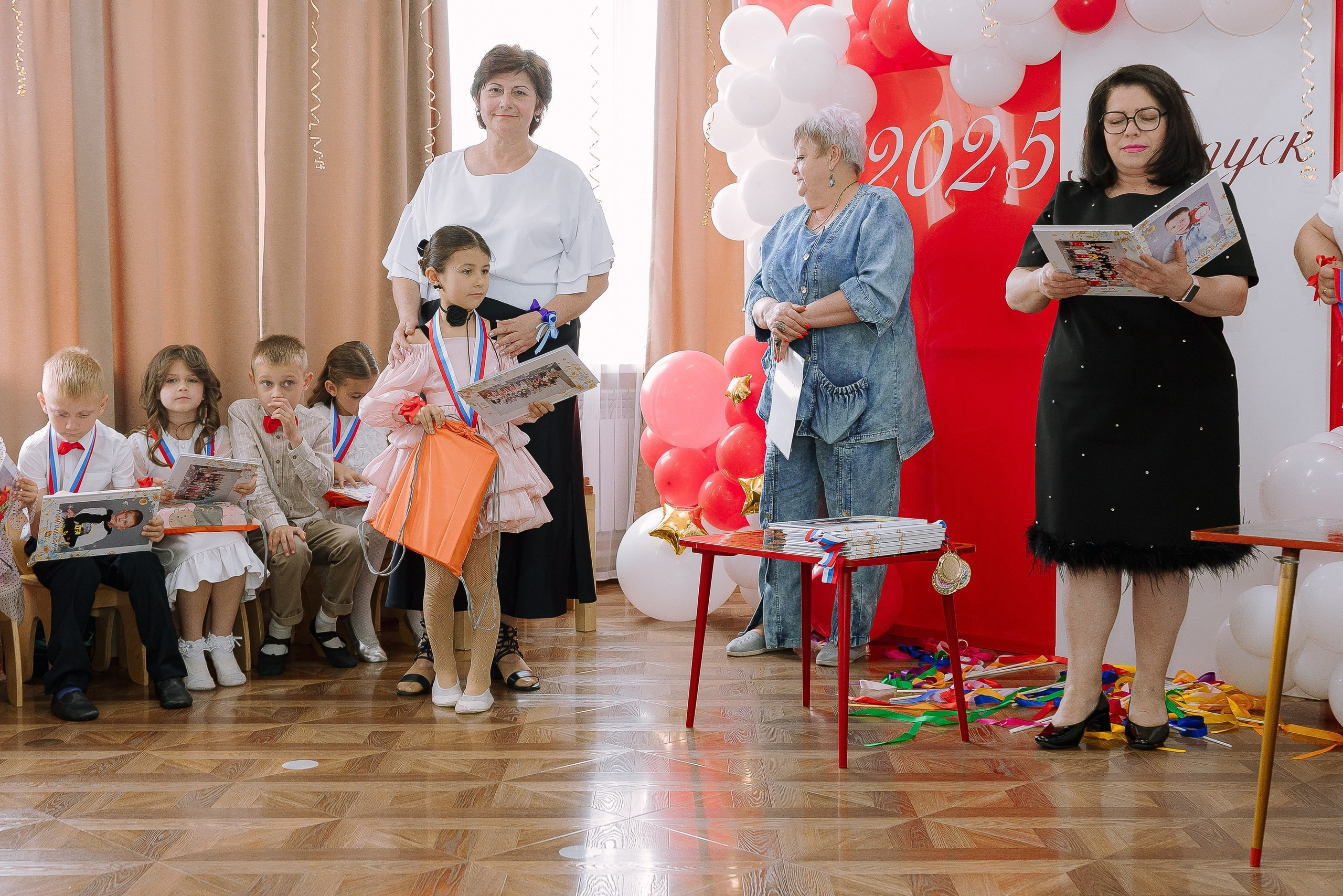Выпускной в ДС 26. Выпускные альбомы Натальи Бутко: Новороссийск, Анапа, Геленджик