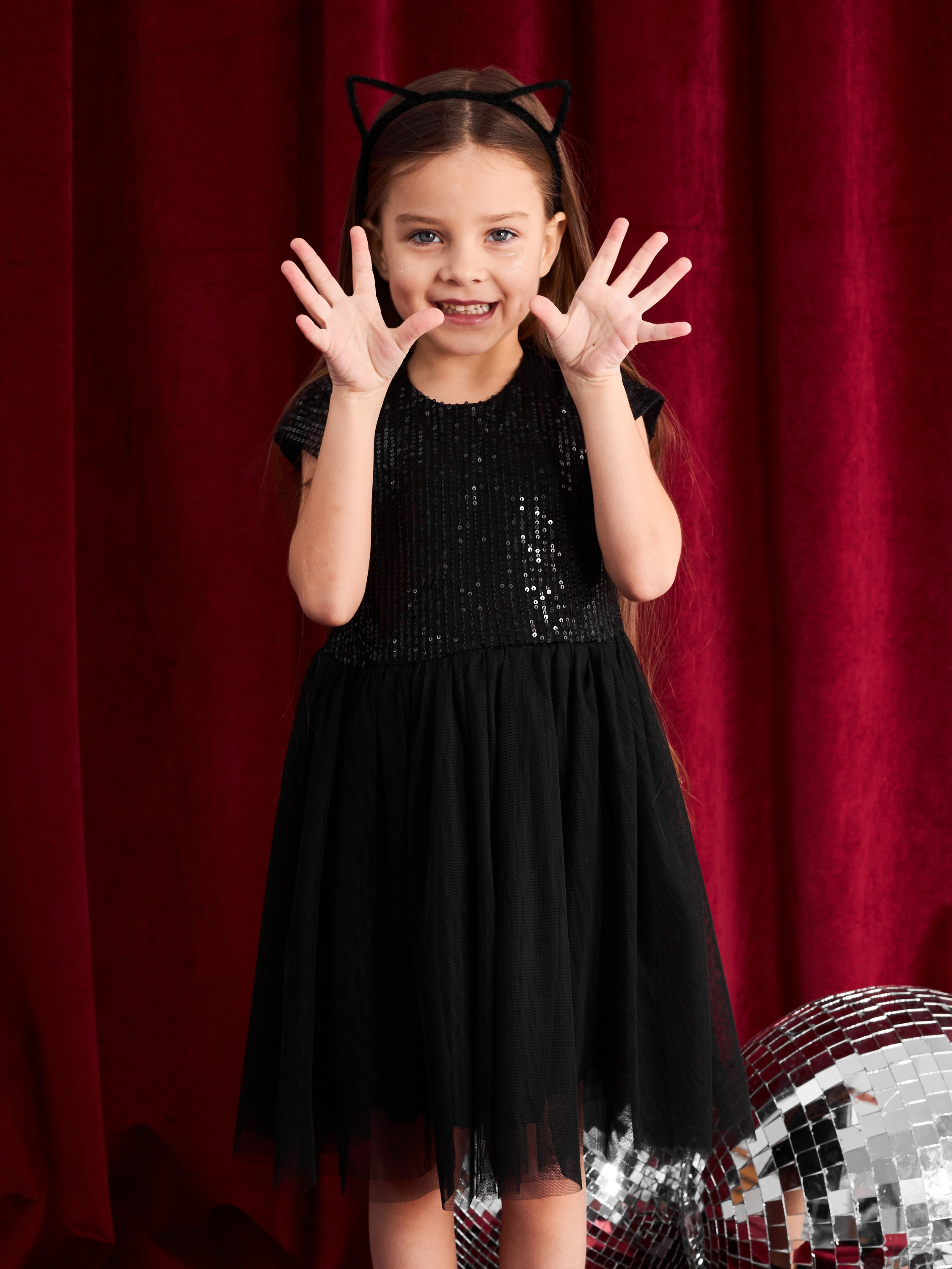 Фотосъемка детских новогодних костюмов Екатеринбург Wildberries ВБ Ozon Озон фотосессия детей Екб заказать цена фотосъемка товара WB карнава. Фотограф Екатеринбург Анастасия Жерновская | Маркетплейсы и нейрофото