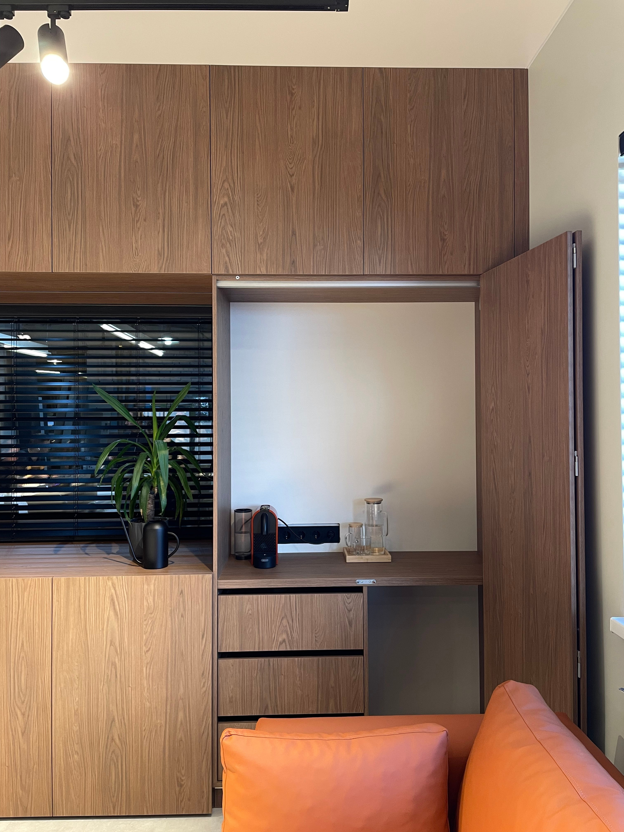 Офис производства FILLINI. Мебель на заказ