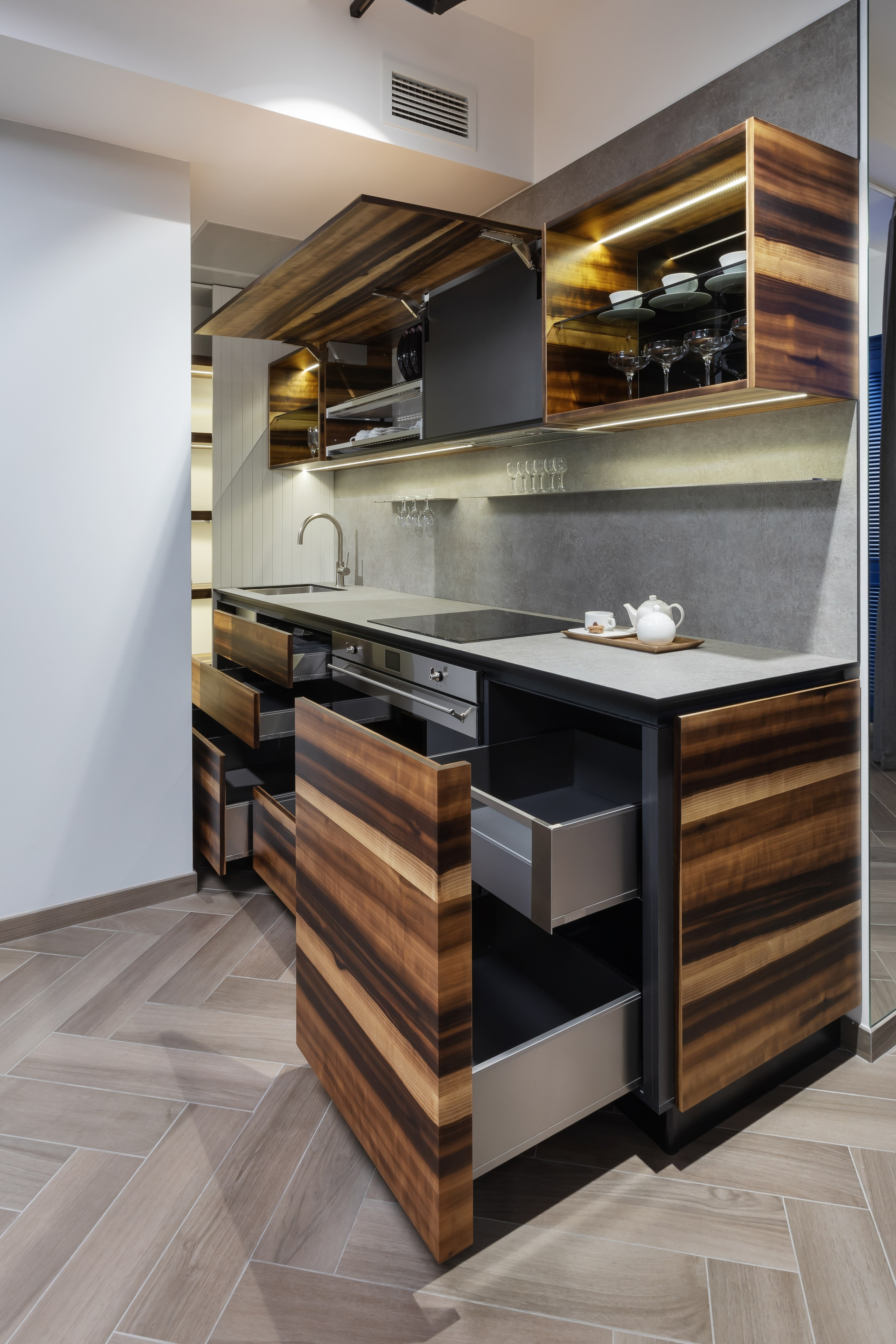 Кухня из натурального шпона. Мебель на заказ