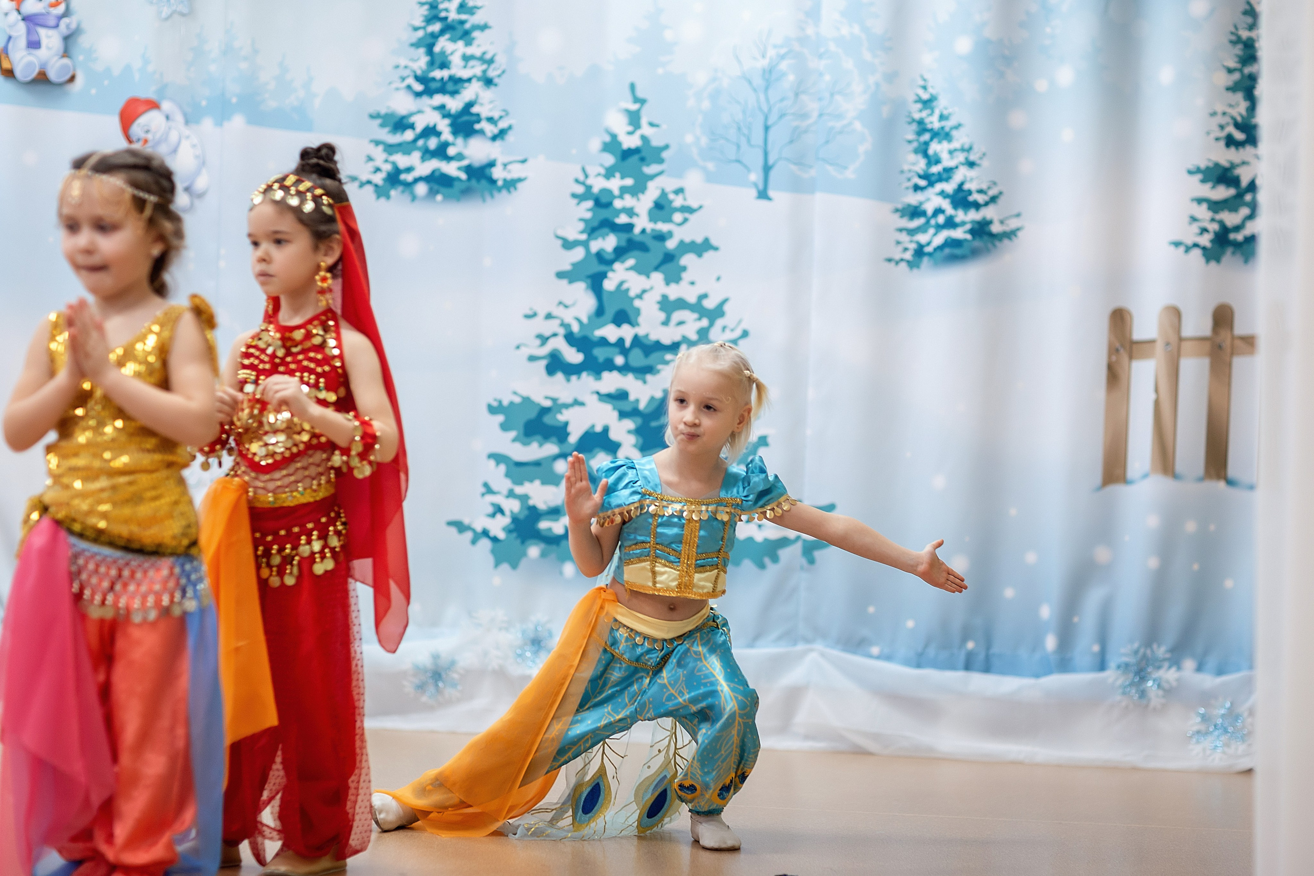 Утренник_"Веселый балаганчик» 2024. Семейный фотограф в Санкт-Петербурге