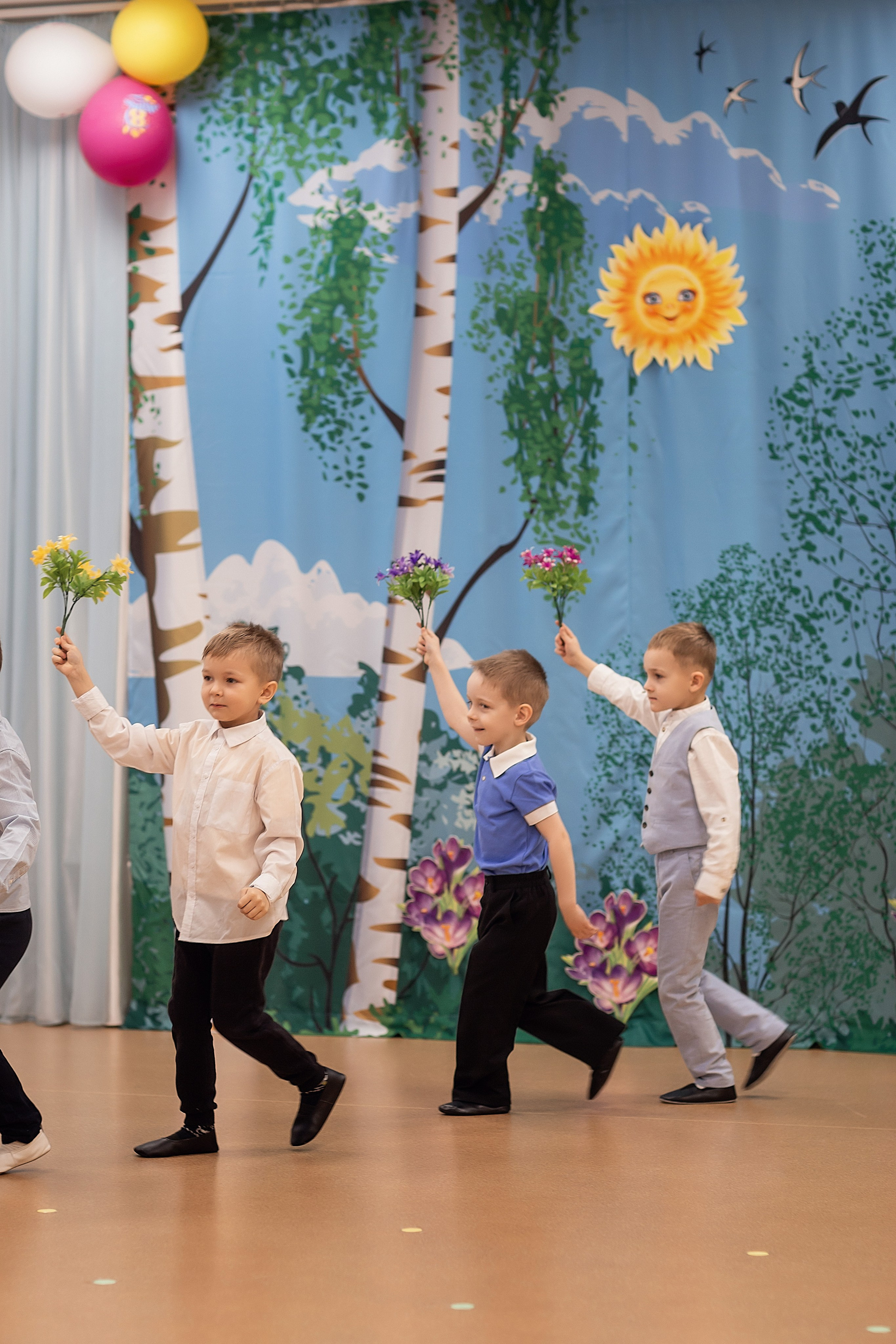 Весенний утренник_старшая группа_2025. Семейный фотограф в Санкт-Петербурге