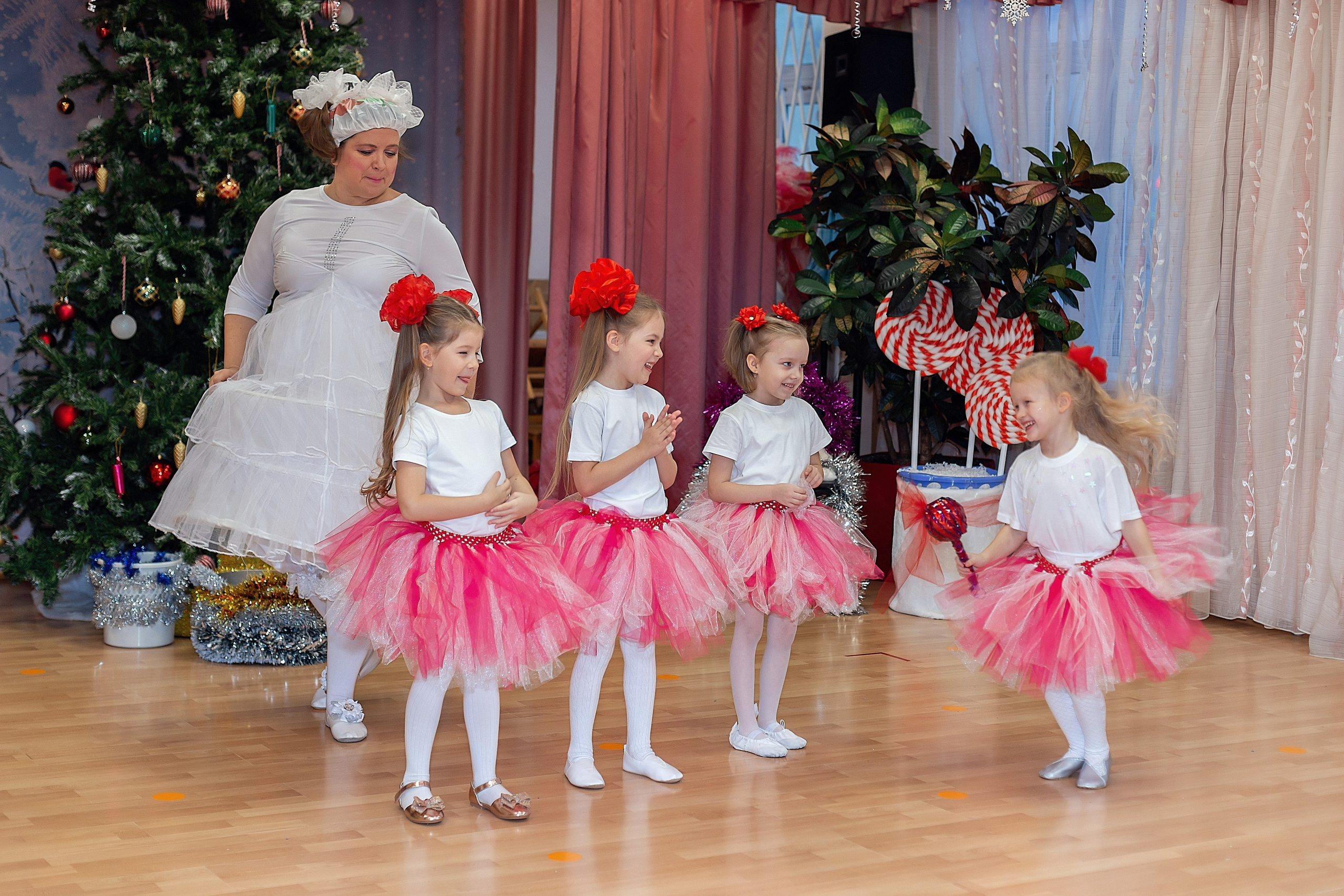 Утренник_"Карамельная фабрика» 2024. Семейный фотограф в Санкт-Петербурге