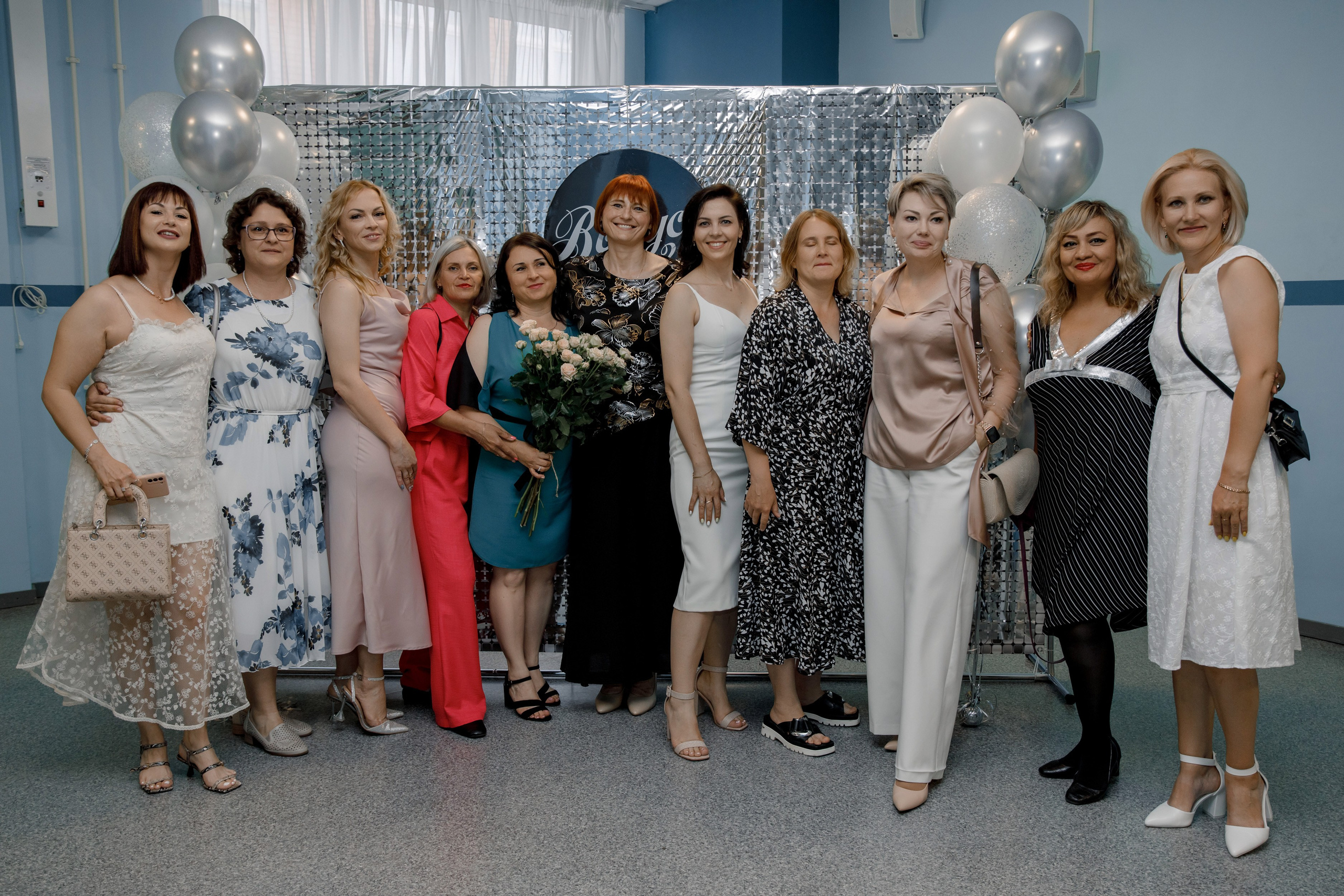 Выпускной школа 107 г Краснодар. Выпускные альбомы в Краснодарском крае