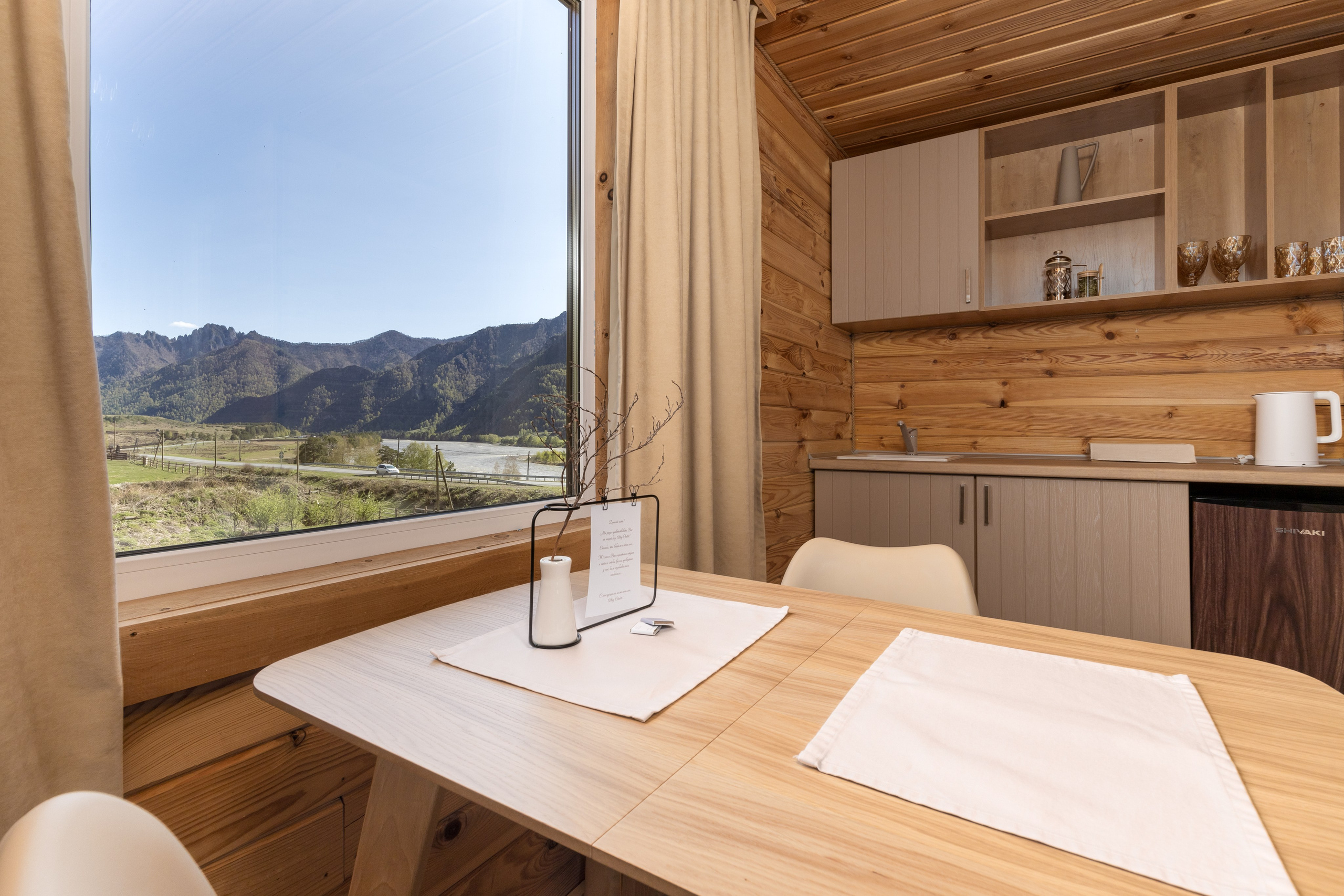 Фотосъёмка интерьеров и территории ALTAY CHALET. Коммерческий фотограф Яков Рослин