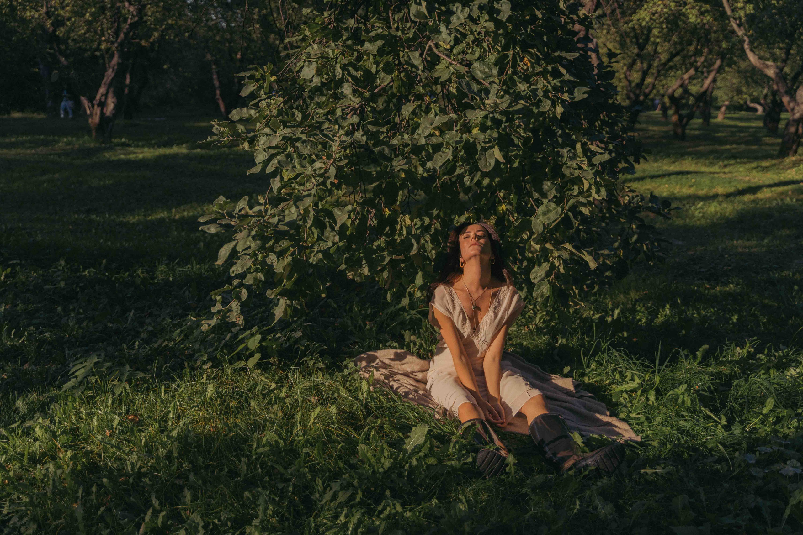 Яблоневый сад и гамак. Фотограф и видеограф в Москве и Абу Даби Мария Кулагина