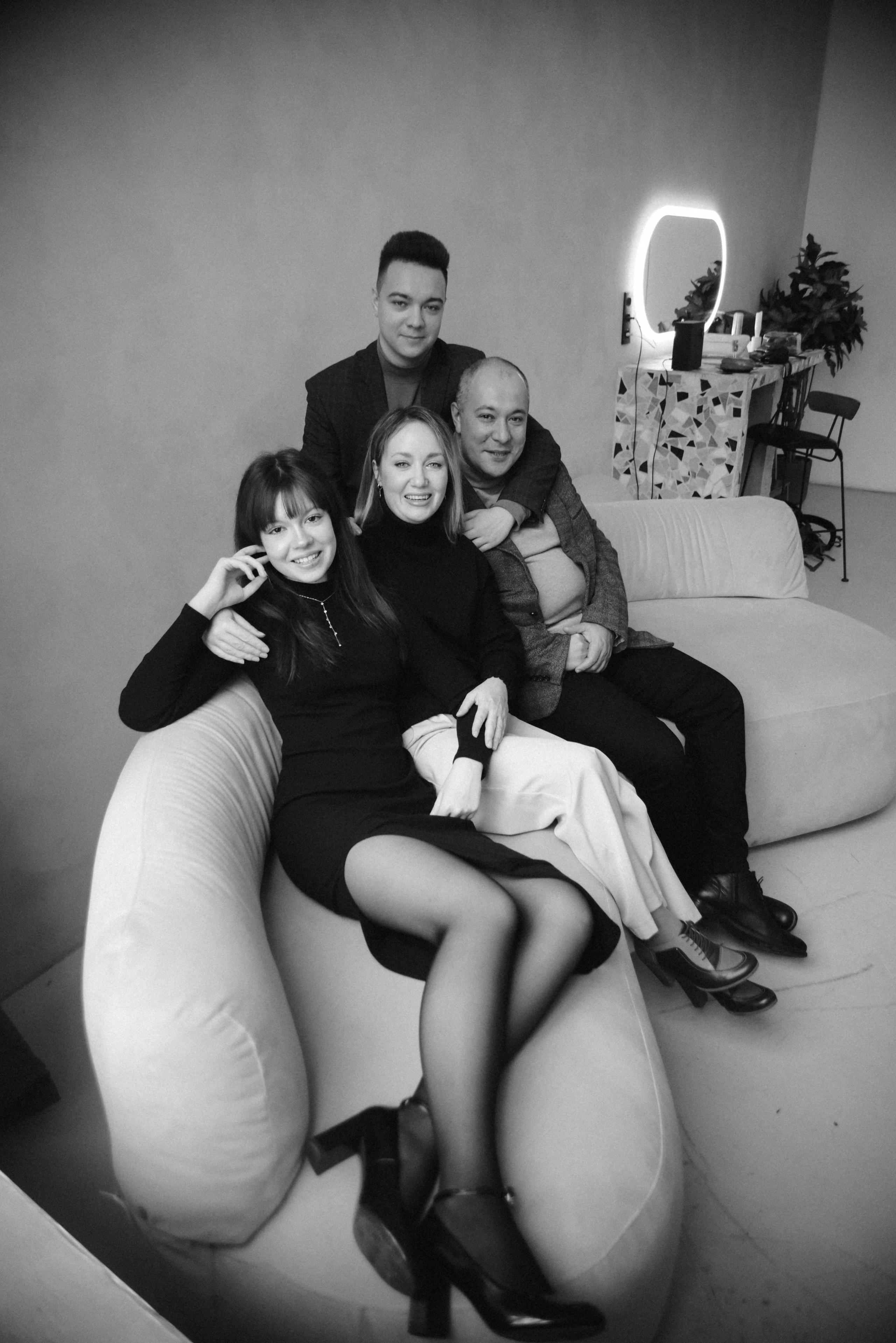 Молодые родители и взрослые дети. Фотограф Лола Волна, город Москва