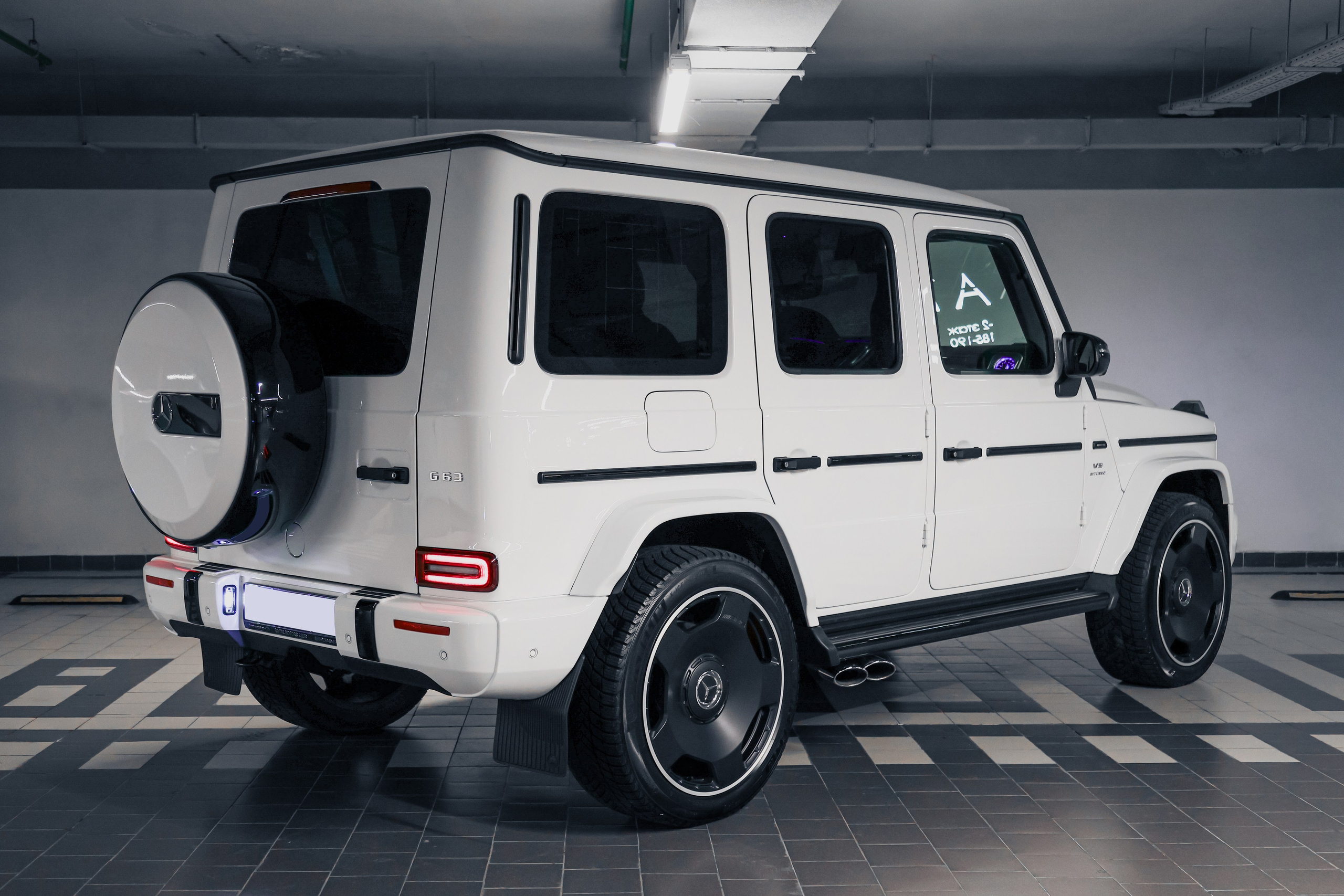 2022 MERCEDES BENZ G63 AMG $235,000 / 16,414 KM ODOMETER. Mixturecaptures