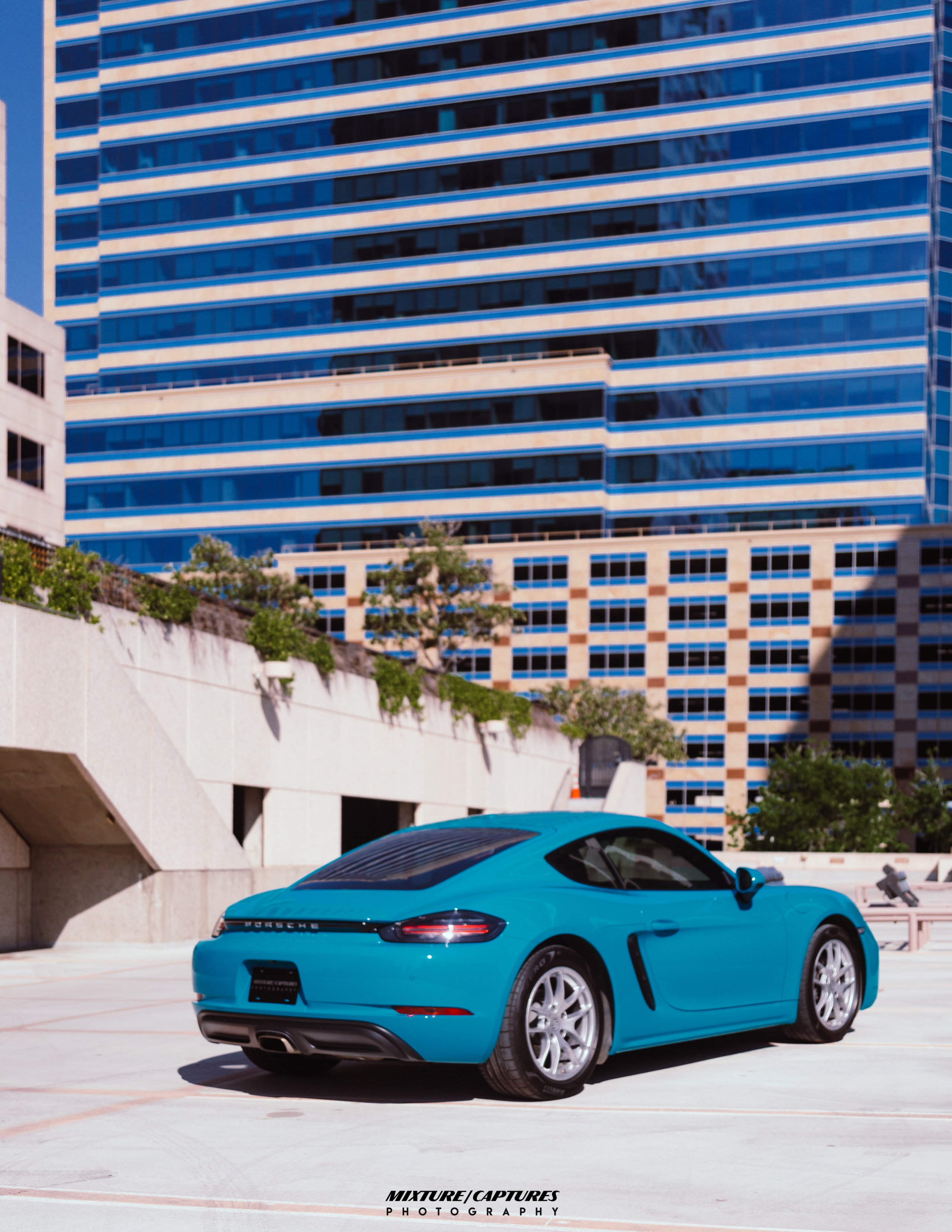 2019 Porsche 718 Cayman. Mixturecaptures
