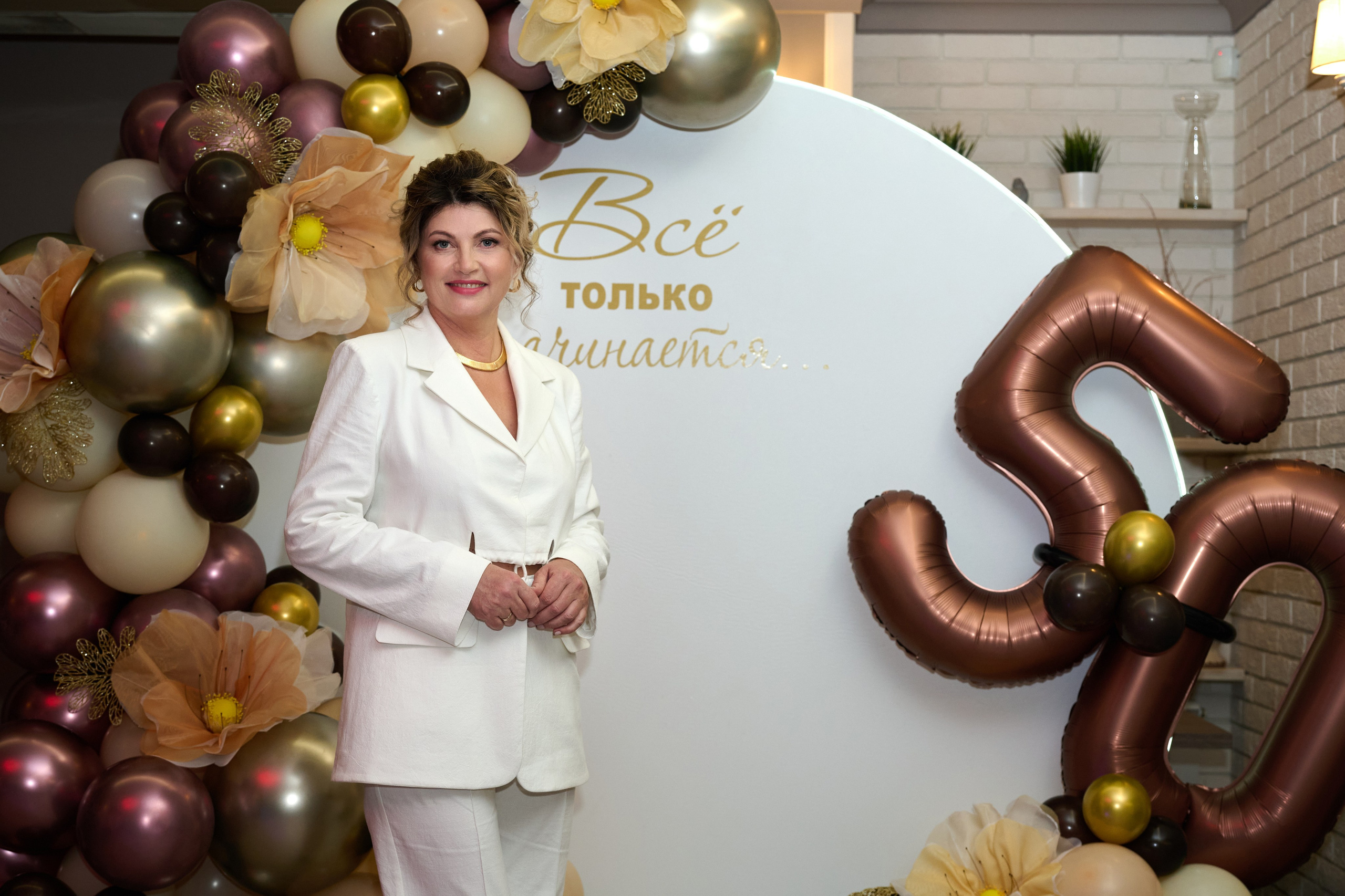 Фотосъемка юбилея Валентины. Профессиональный фотограф Старый Оскол, Губкин — свадьба, венчание, крещение, юбилей и день рождения