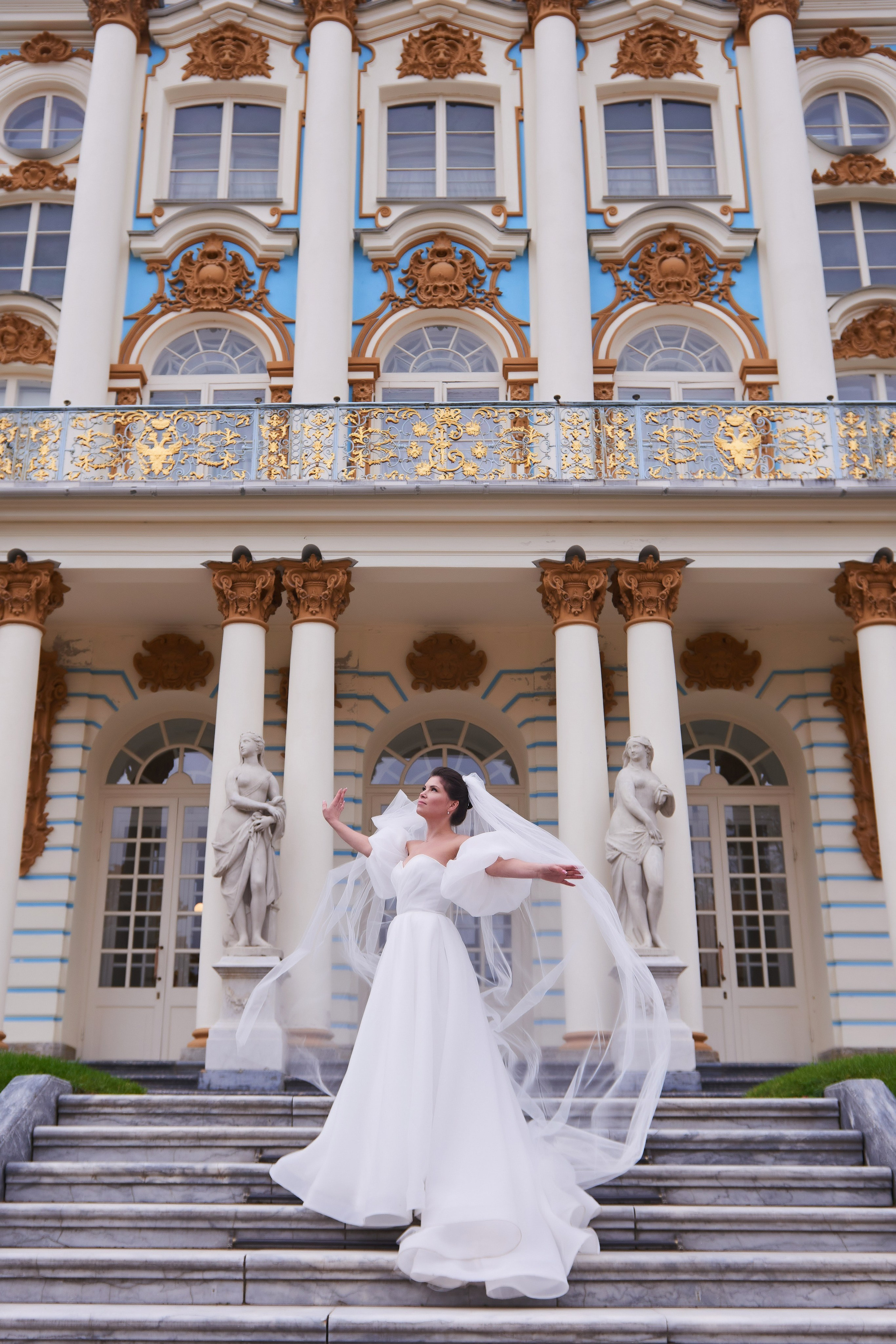 Осенняя свадебная прогулка в Екатерининском парке в Пушкине. Портретный, семейный и свадебный фотограф в Санкт-Петербурге и в Пушкине Ширяев Денис