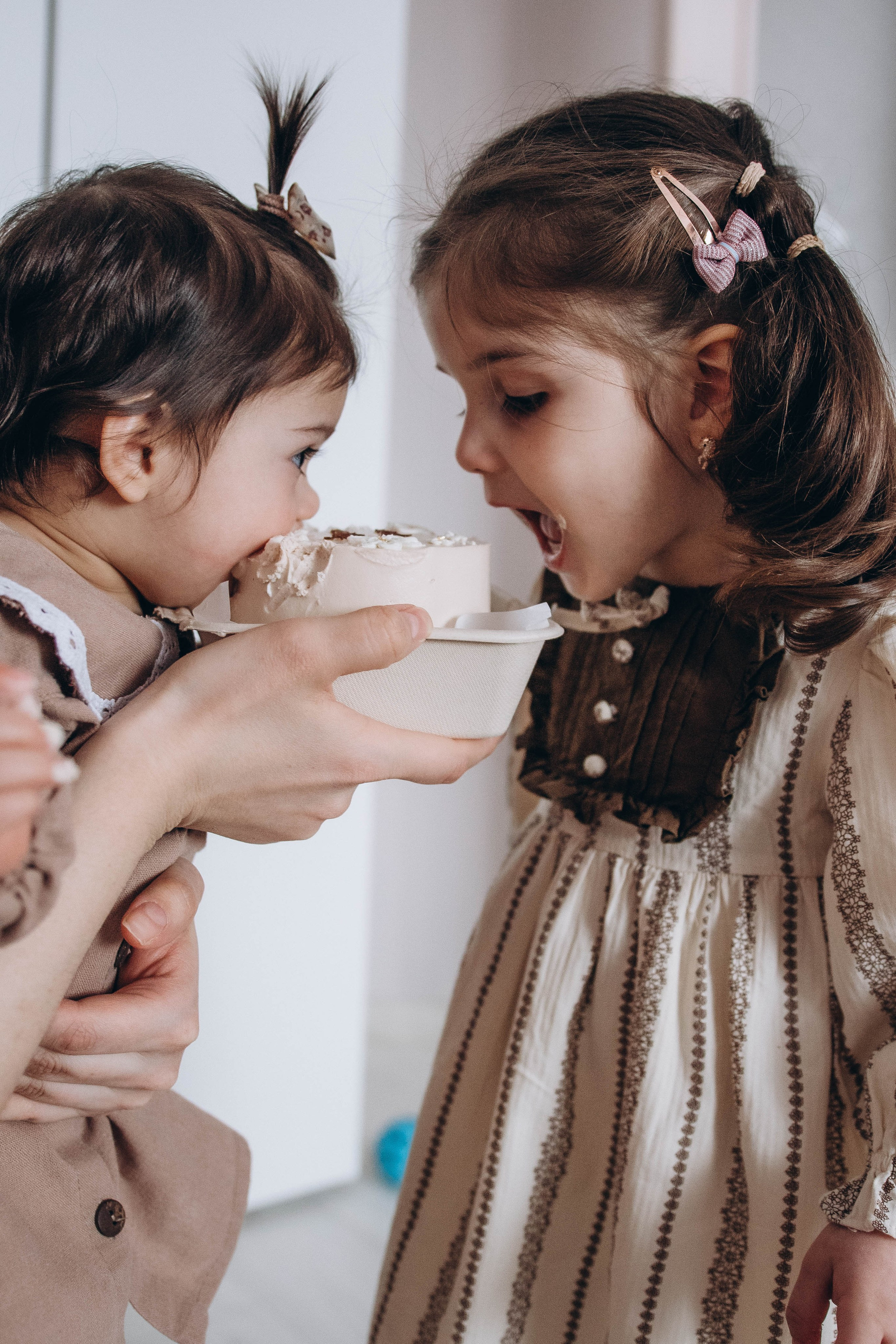 Дженнет с дочками)