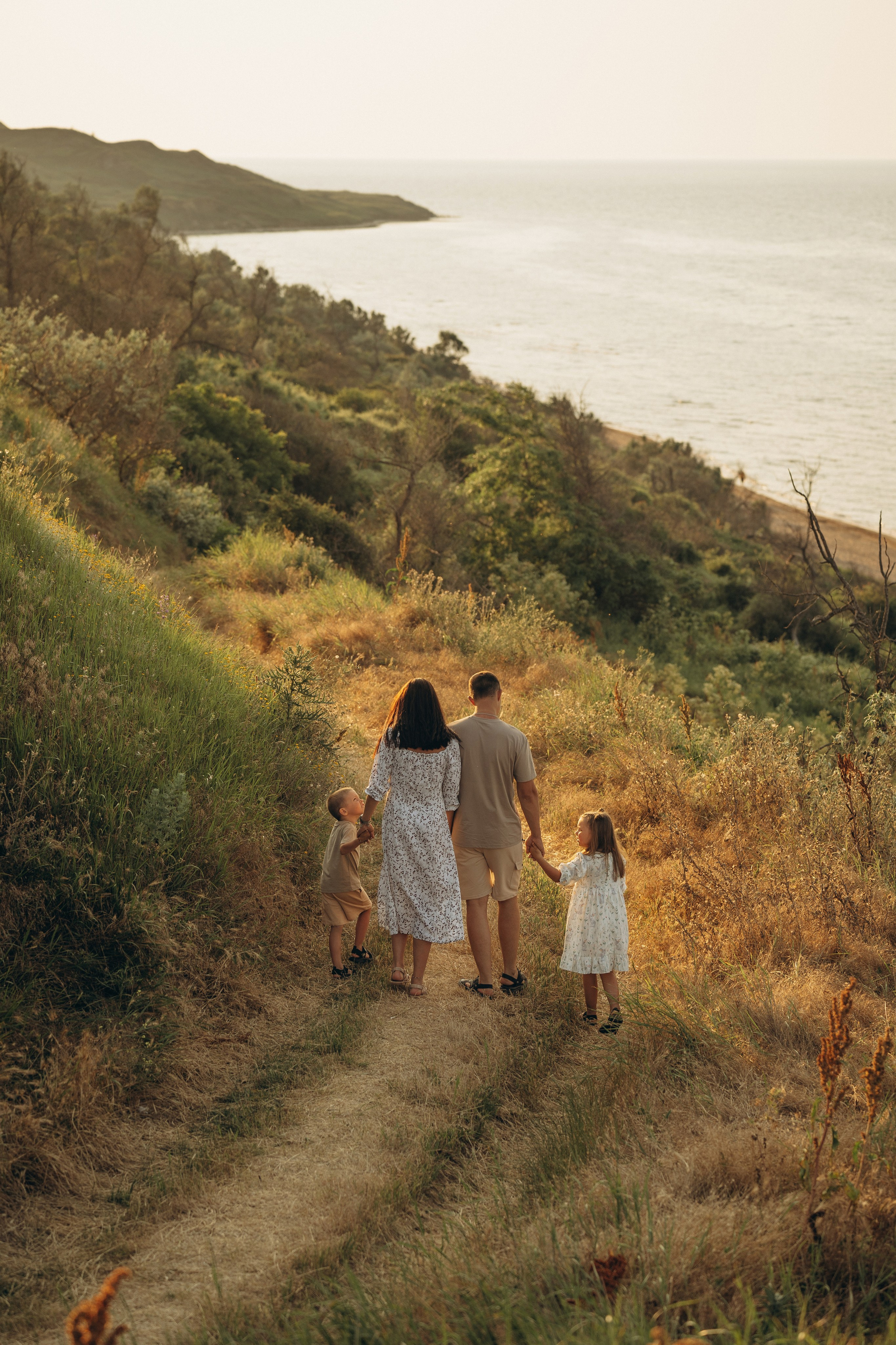 Счастливые моменты на пляжах Анапы, Геленджика, Голубицкой и других курортов