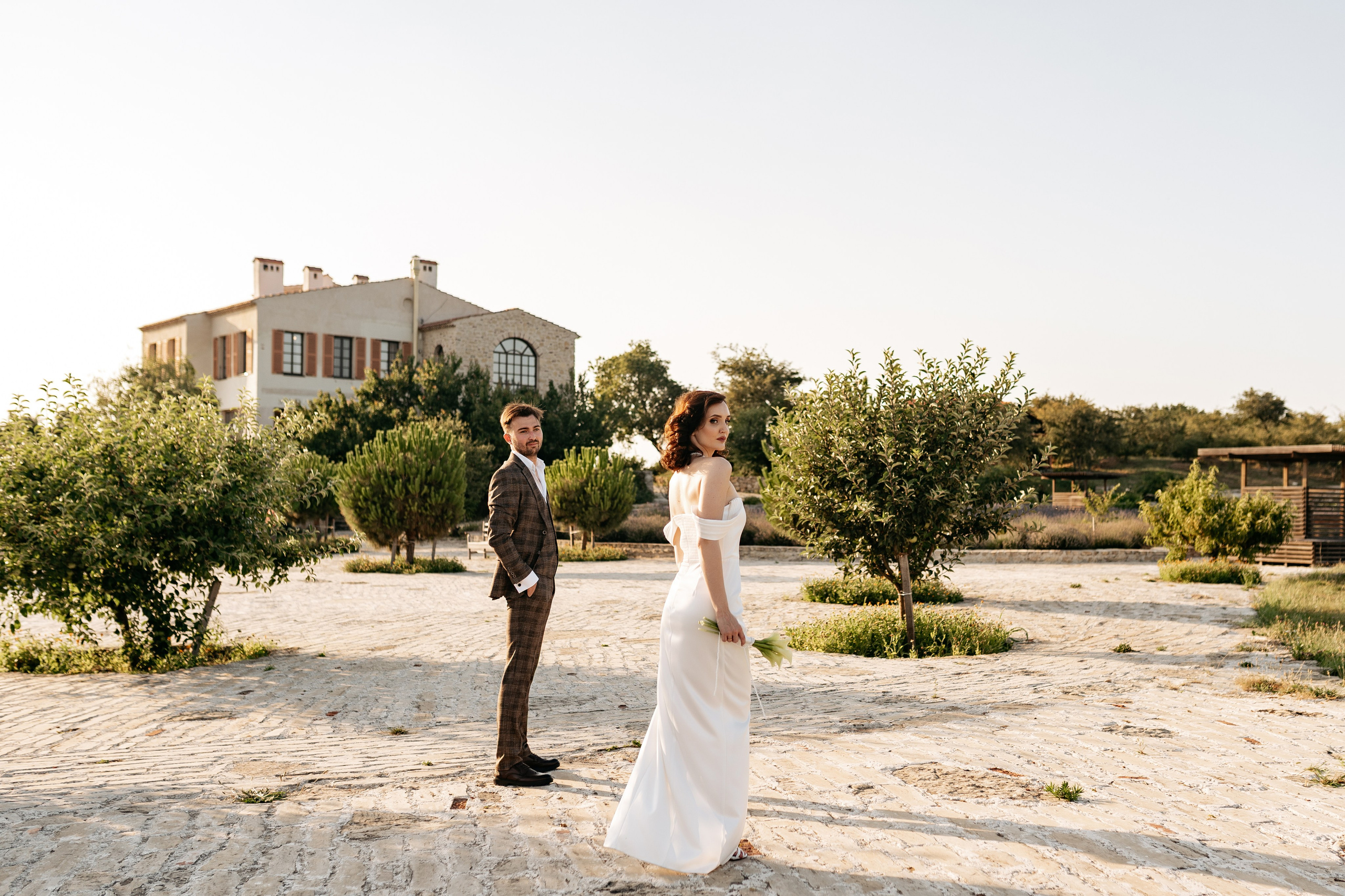 Свадебная фотосессия в Шато Андре — Элегантные кадры пары в антураже французского шато от фотографа из Анапы.