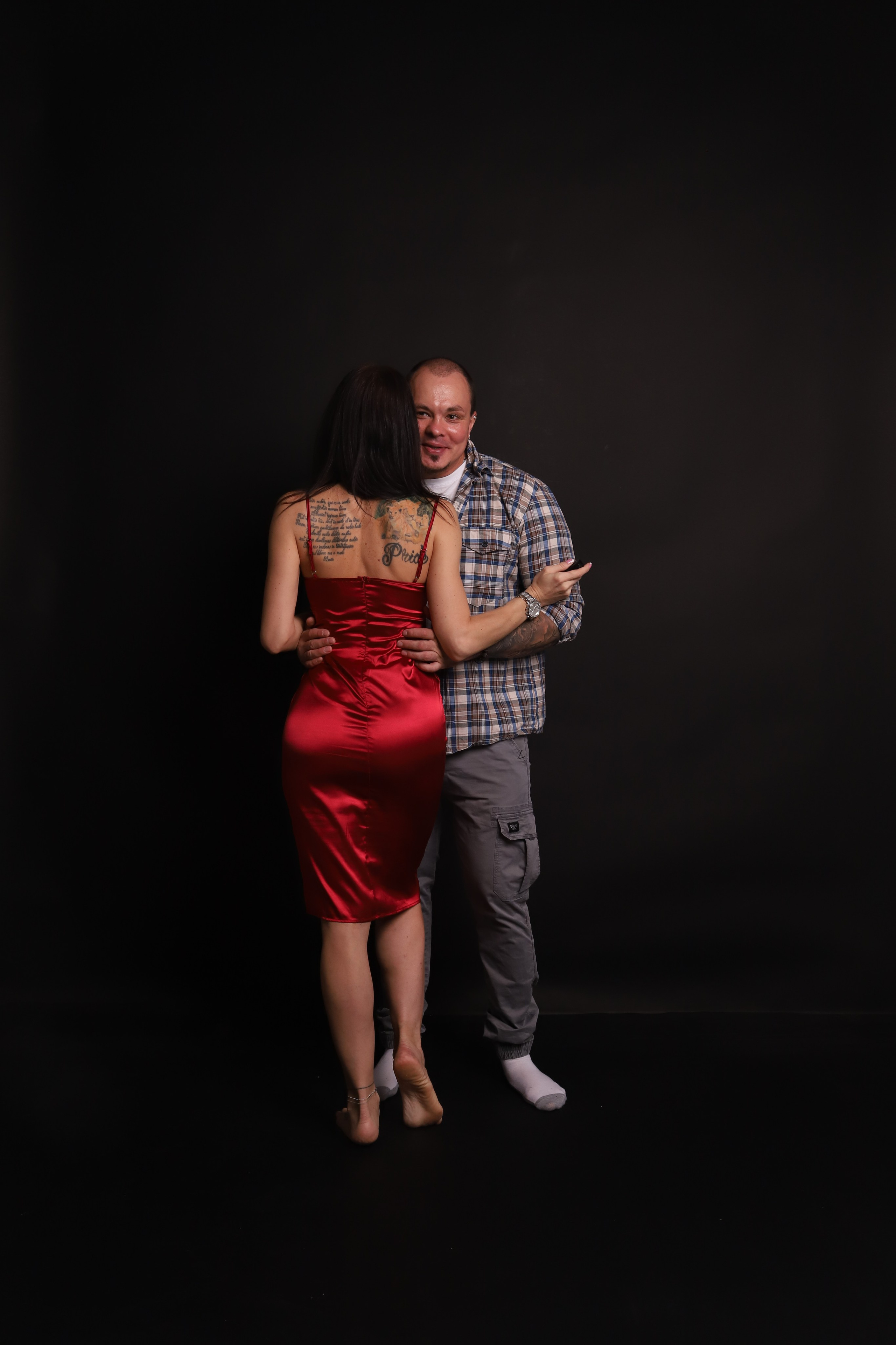 Черный фон. Фотостудия самообслуживания. Студия без фотографа в Твери