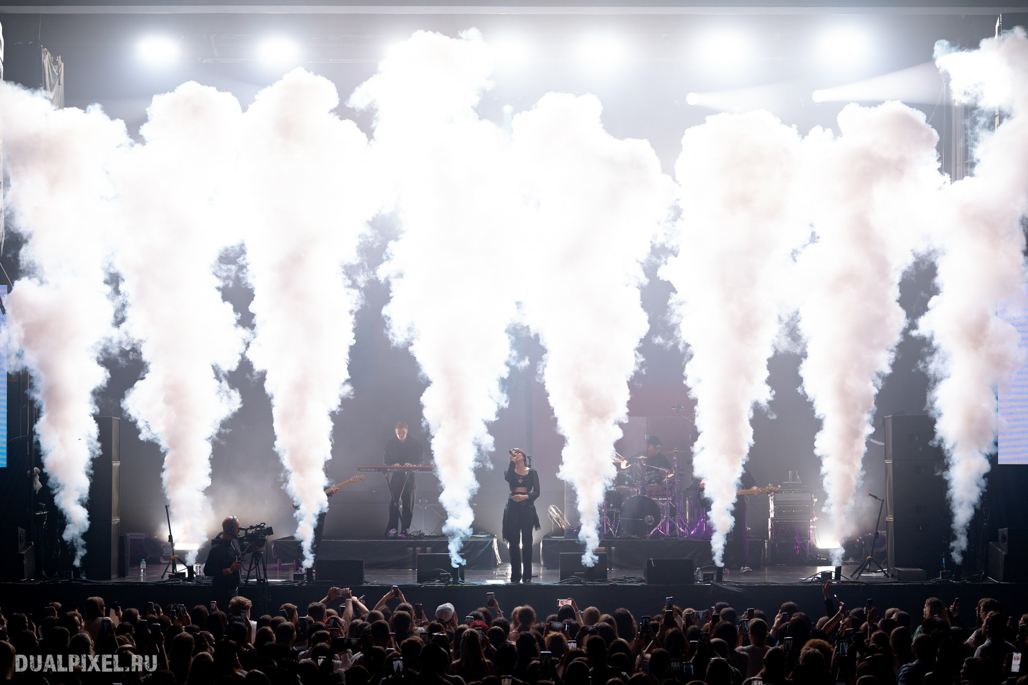 Mona. Магия музыки в кадре: Концертная Фотография