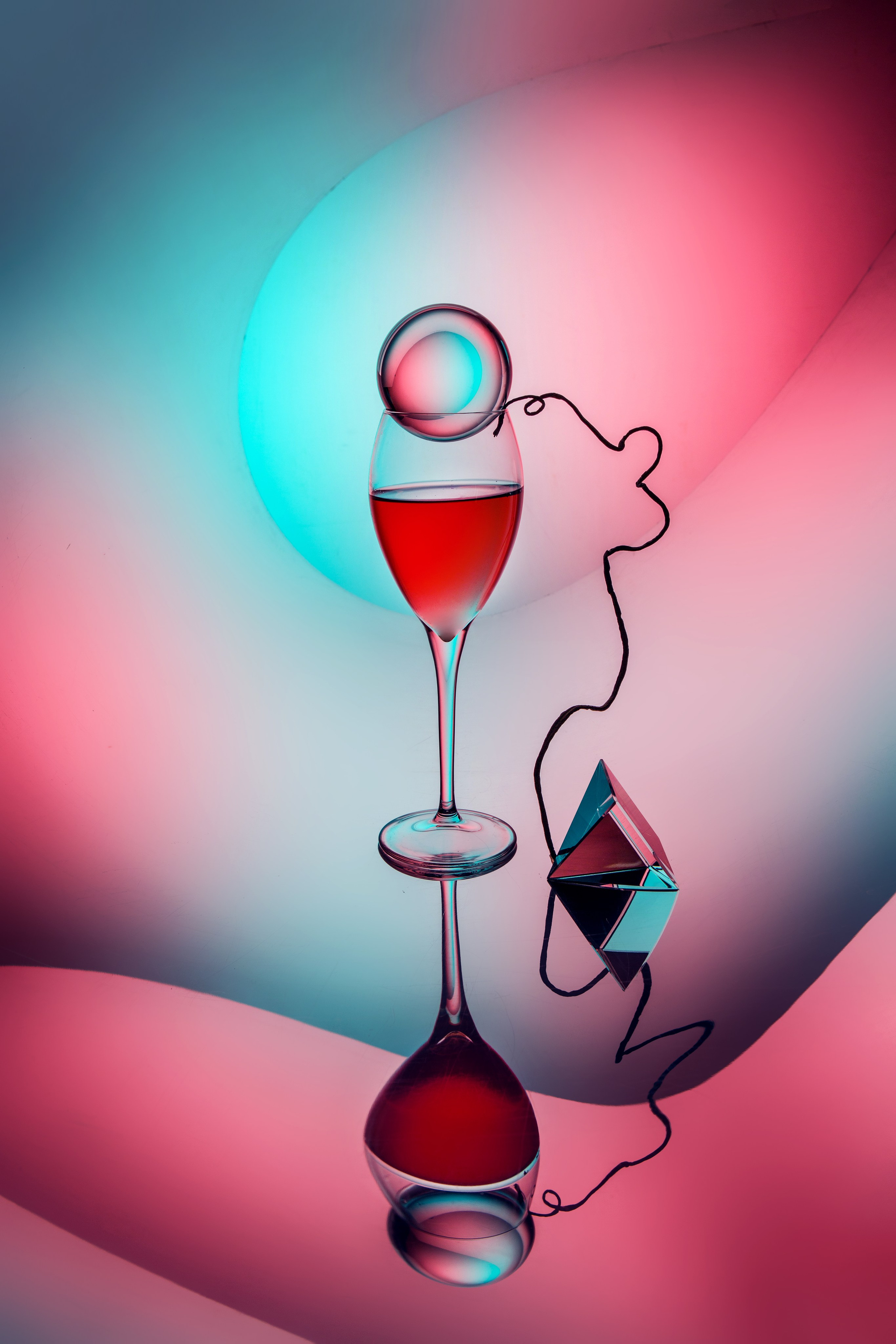 Пьяная чашка. Фотограф Мария Кольцова