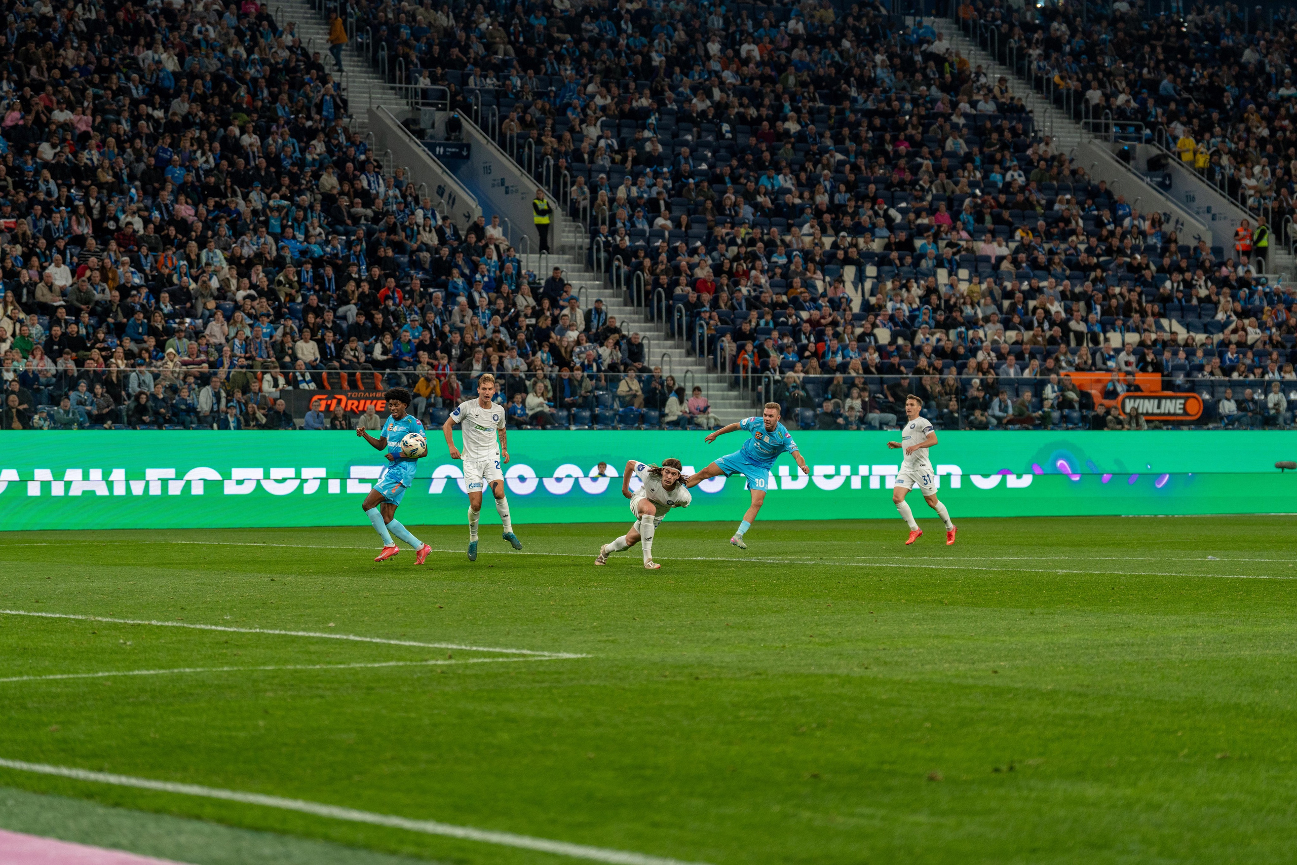 Гол Зенита в матче с Оренбургом на Газпром Арене — спортивная репортажная съемка