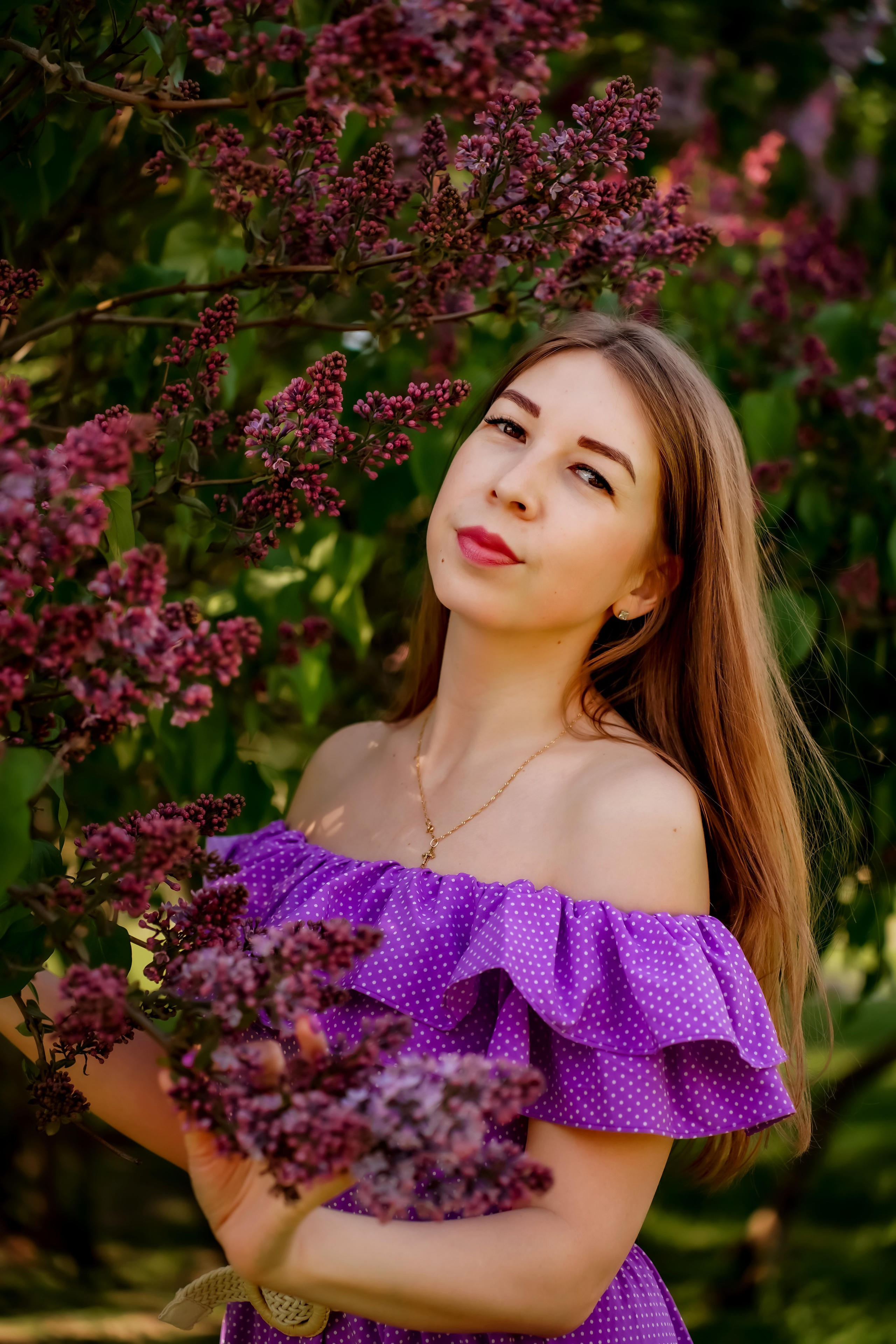 Оля весна сирень. Фотограф Оксана Шавва