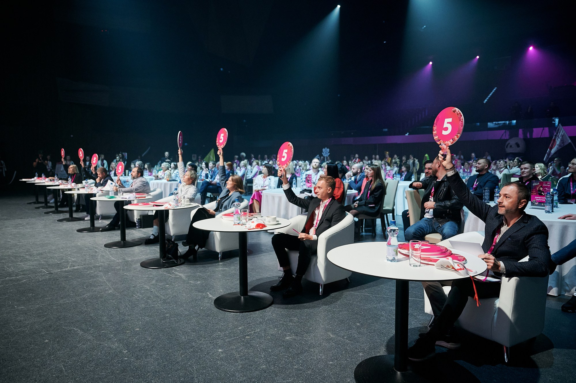 Магнит Косметик — конкурс «Золотой Магазин». Мезенцев Евгений фотограф