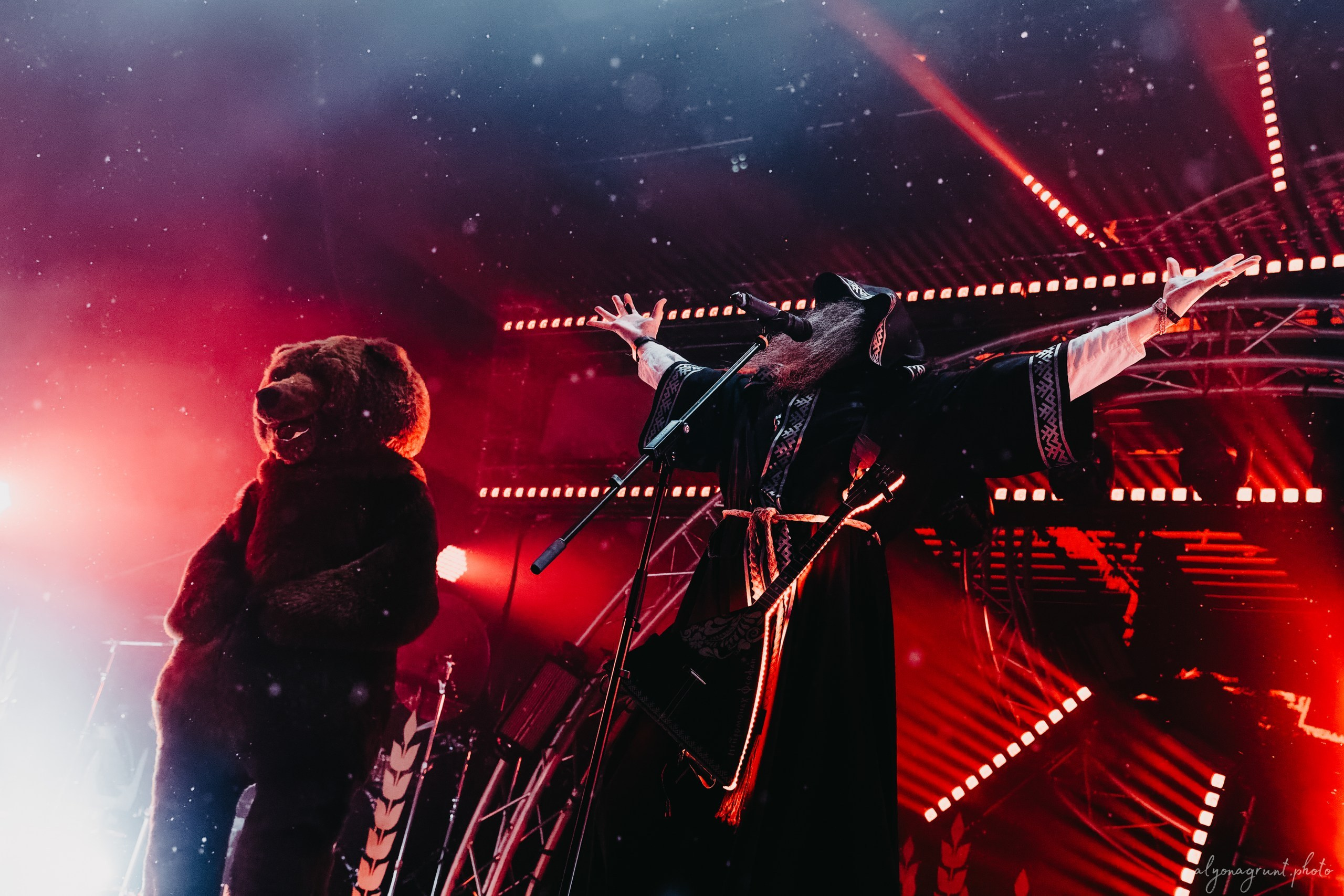 Концерт группы Нейромонах Феофан, фоторепортаж СПб, BASE SPB, 11.04.2025. Алена Адрианова: фотограф в Санкт-Петербурге