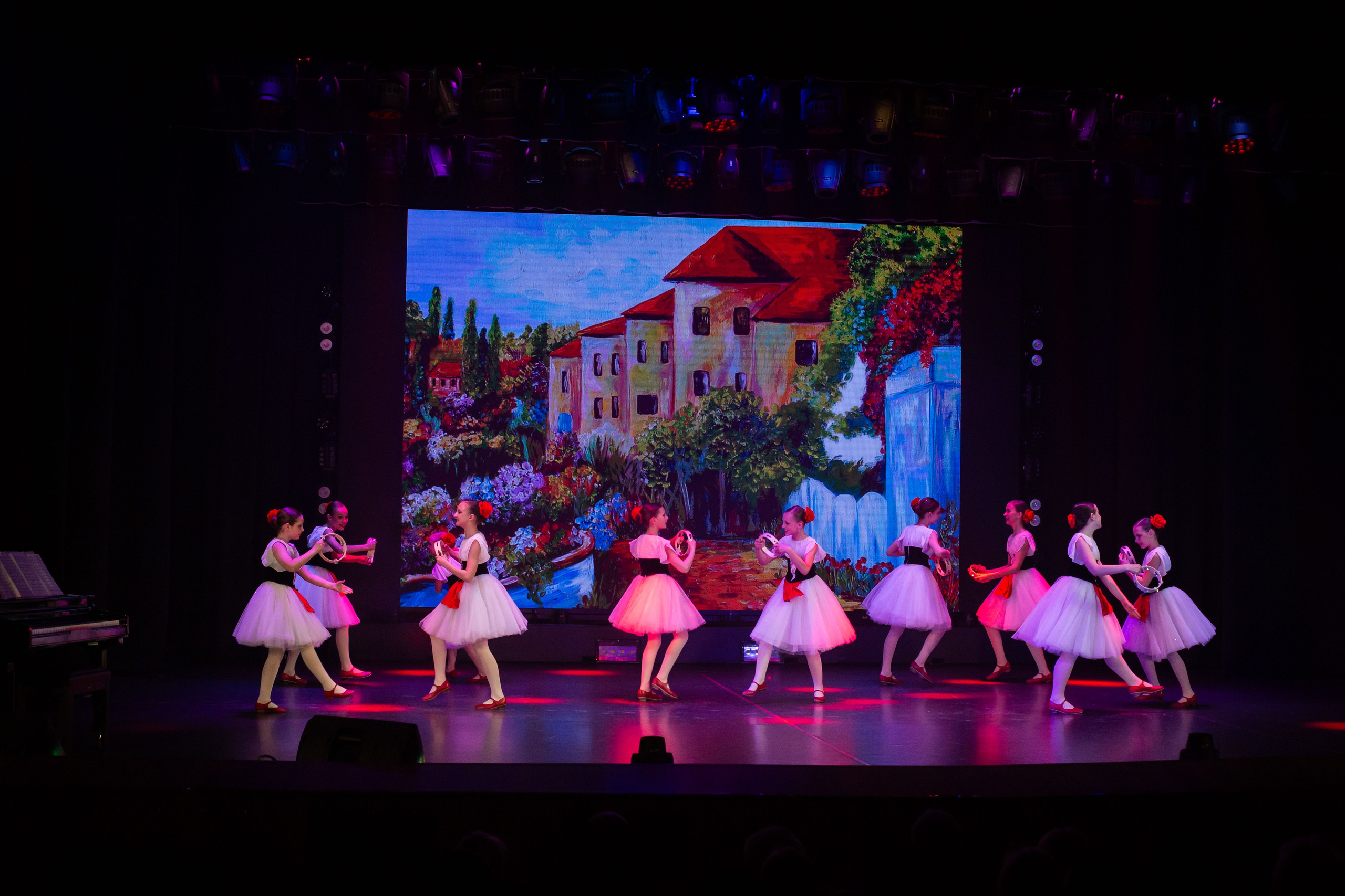 Дк Воровского отчетный концерт. Семейный и детский фотограф Анна Петракова