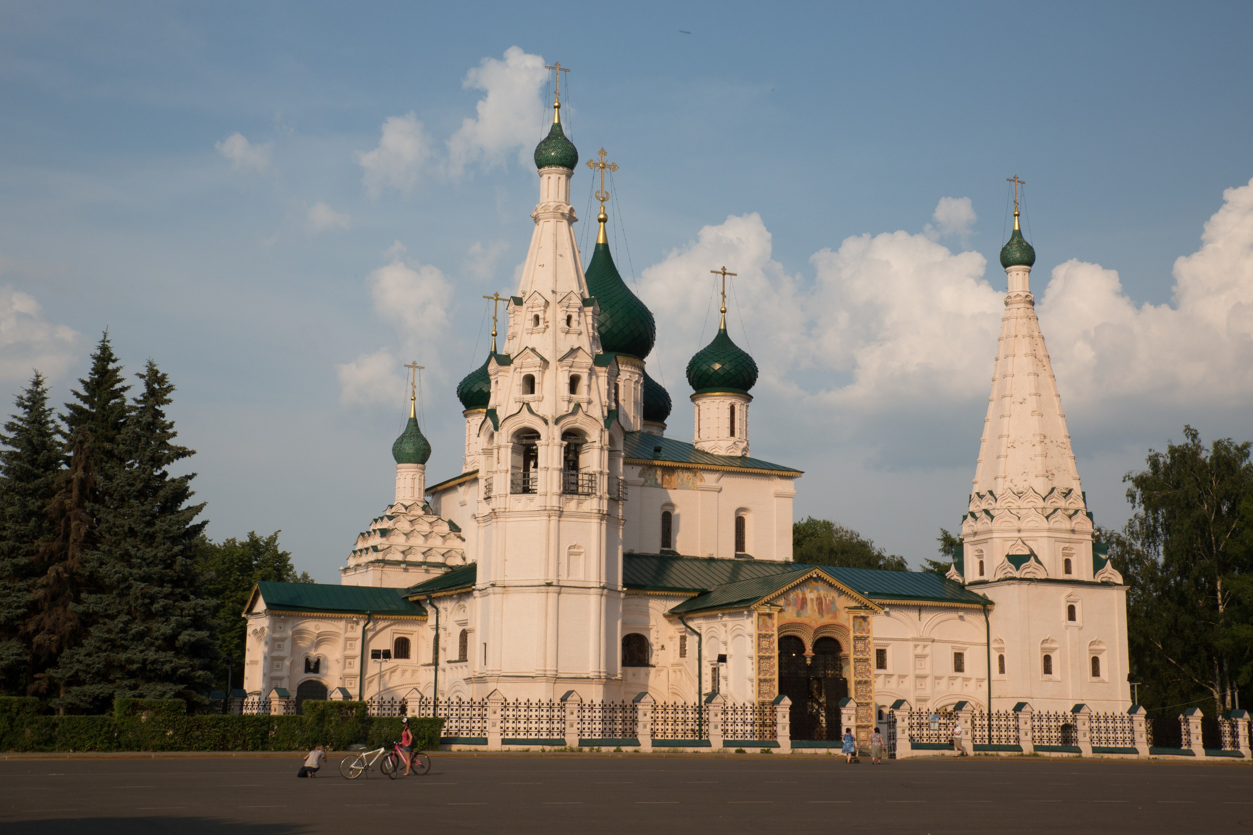 Г. Ярославль. Студия Максима Белослюдцева