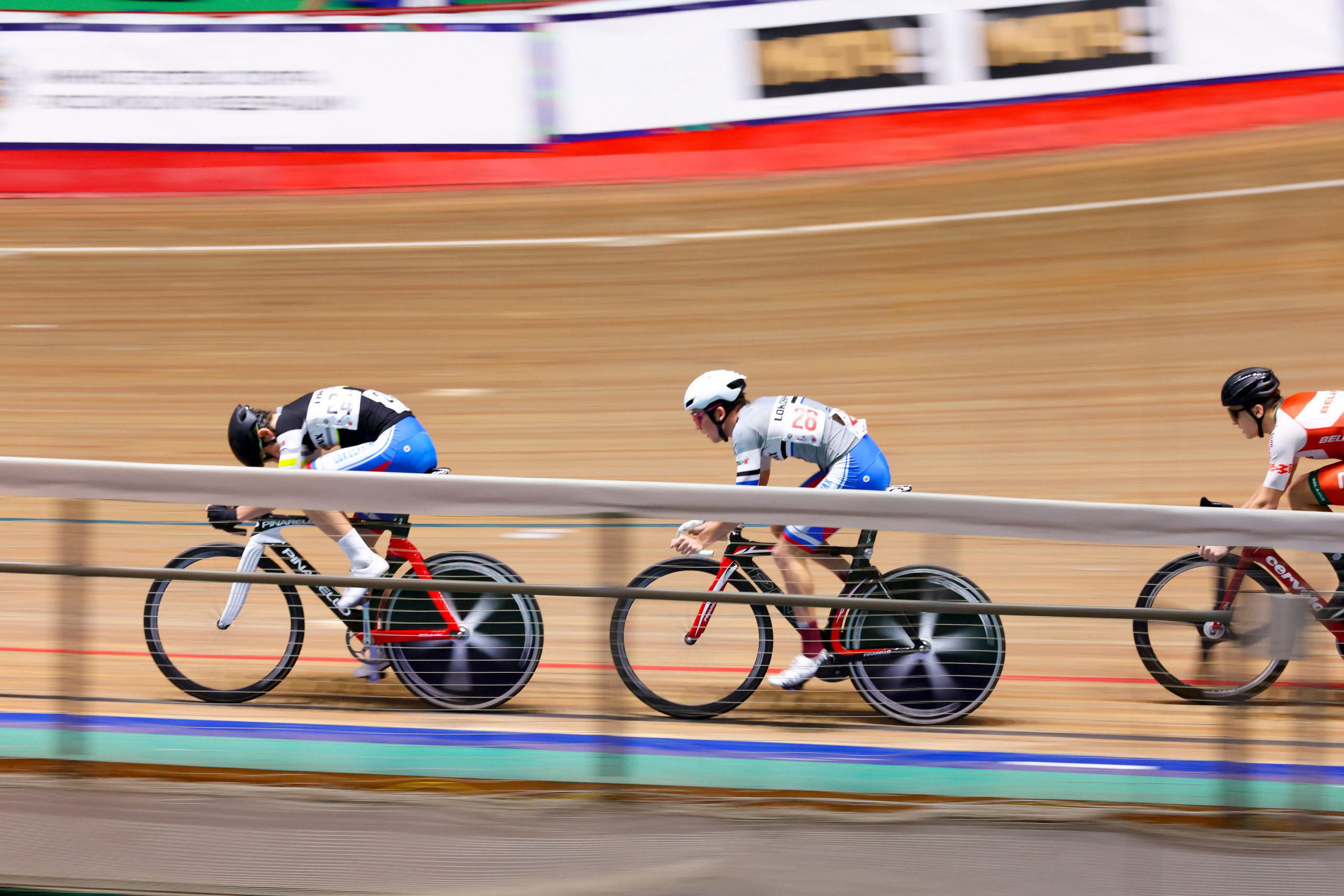 Кубок России велотрек гонка Мэдисон 21.01.2025. Спортивный и репортажный фотограф Антон Тереханов