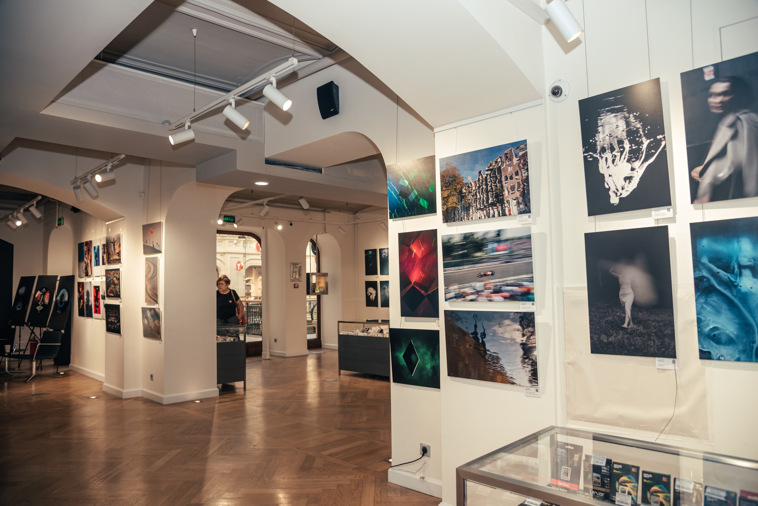 «Между Мирами» Москва Гум. ARTEXPOPHOTO