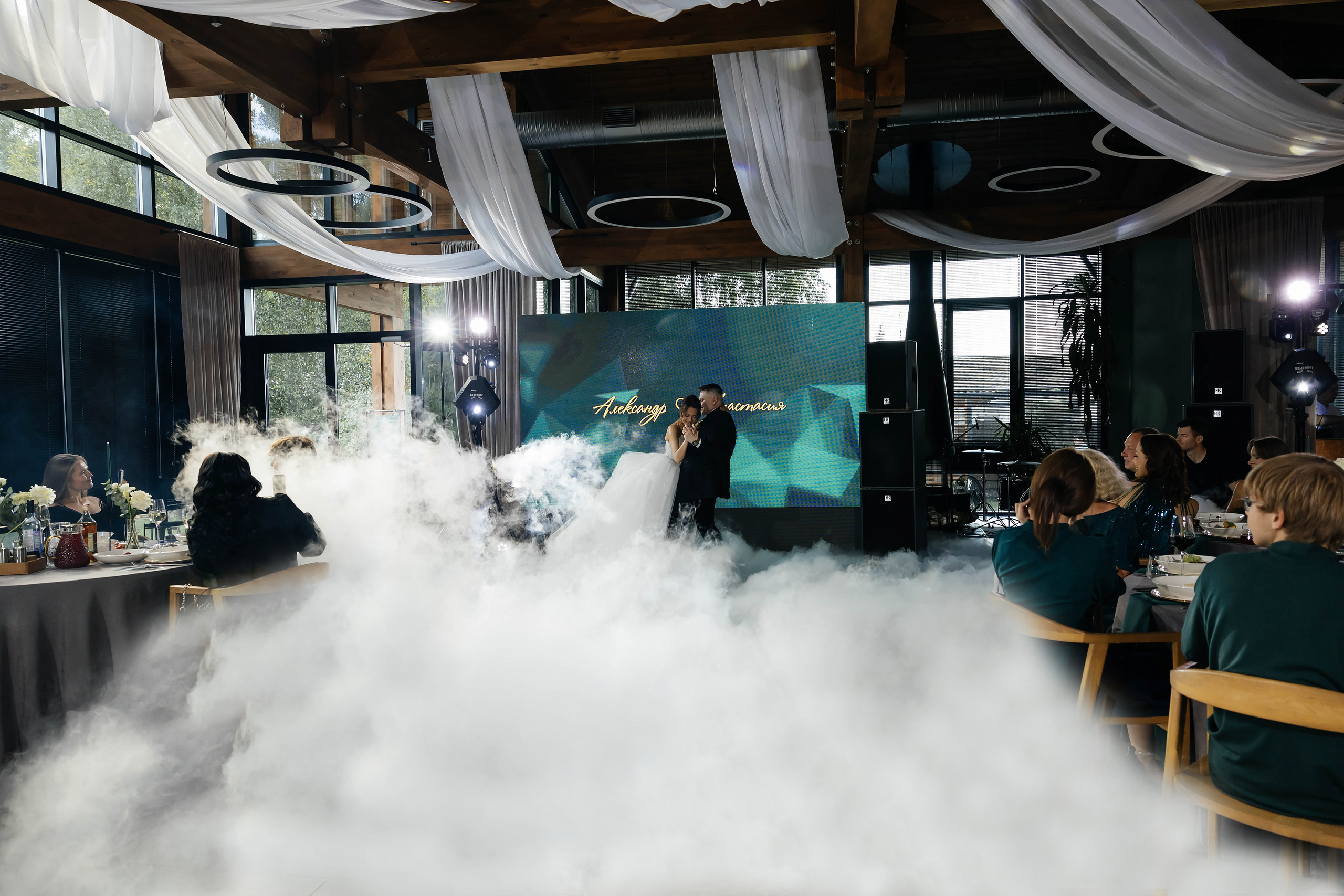 Свадебная история. Лесной Виладж. Свадебный и семейный фотограф Рассказова Виктория