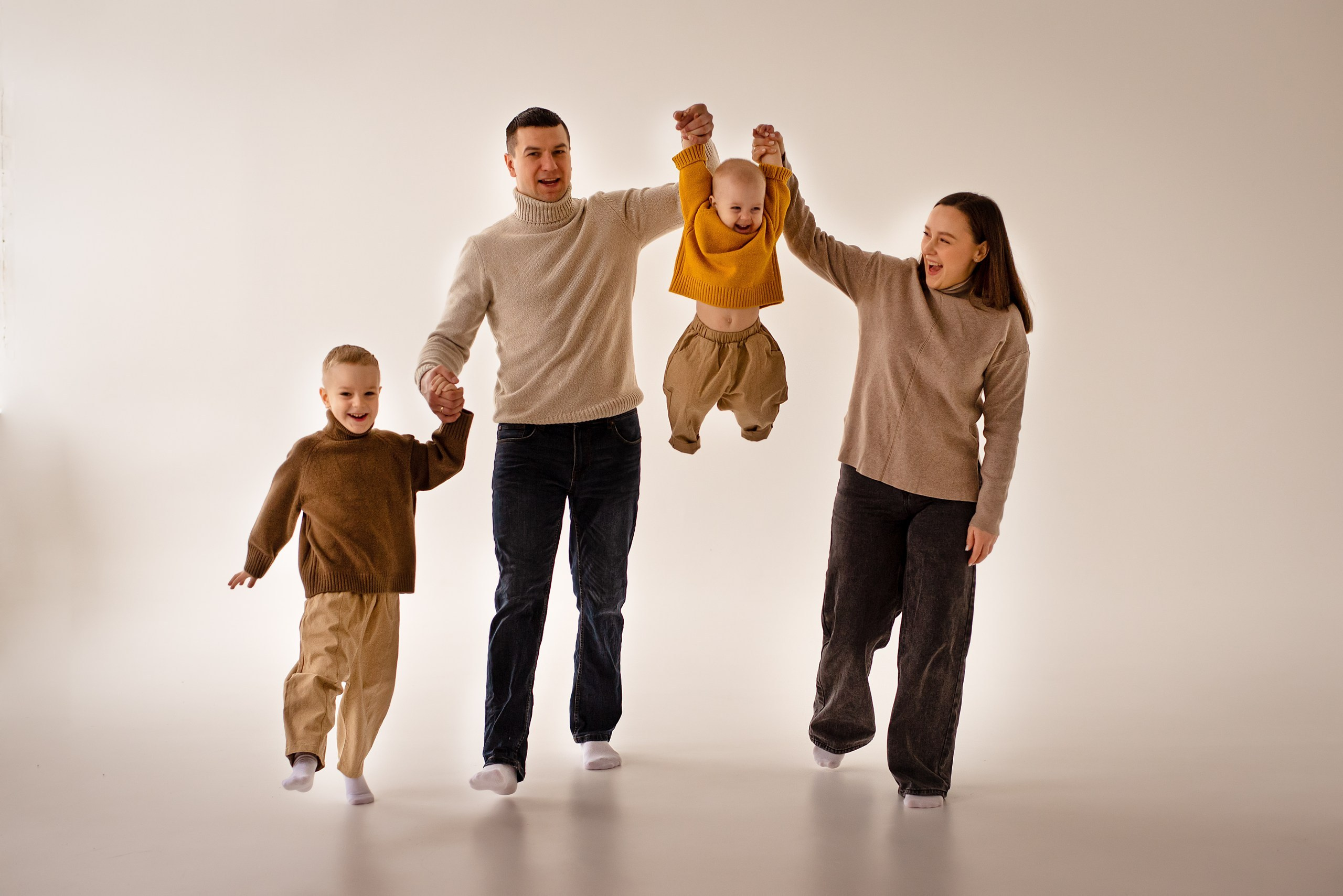 Семейное счастье. Приподаева Алёна семейный и детский фотограф в Красноярске