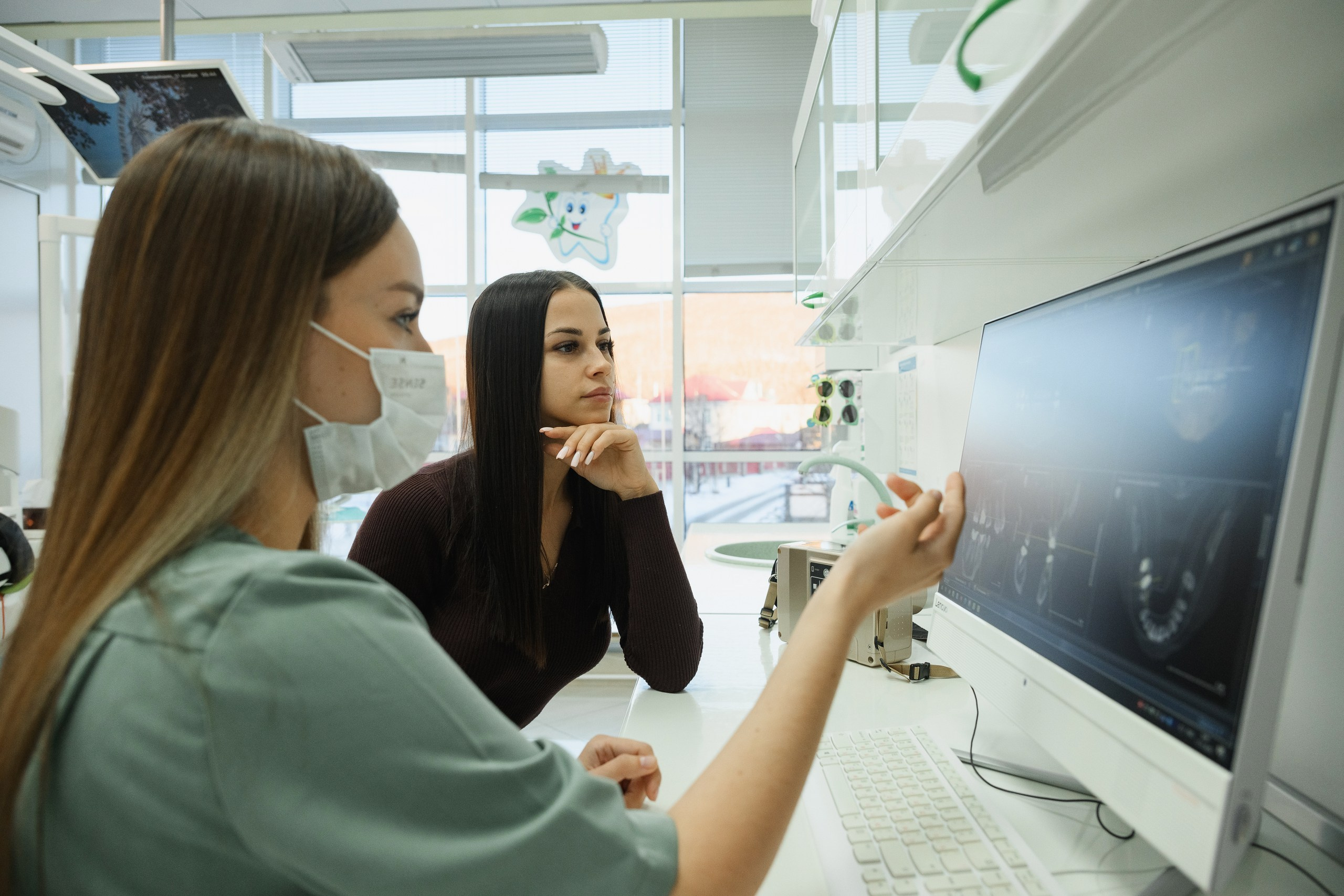 Фотосъемка лечения в стоматологии в Петропавловске-Камчатском. Репортажная фотосъемка в кабинете стоматолога в Петропавловске-Камчатском. Профессиональная фотосъемка стоматологических процедур в Петропавловске-Камчатском. Качественные фото для стоматологических клиник в Петропавловске-Камчатском. Стоимость фотосъемки у стоматолога в Петропавловске-Камчатском.