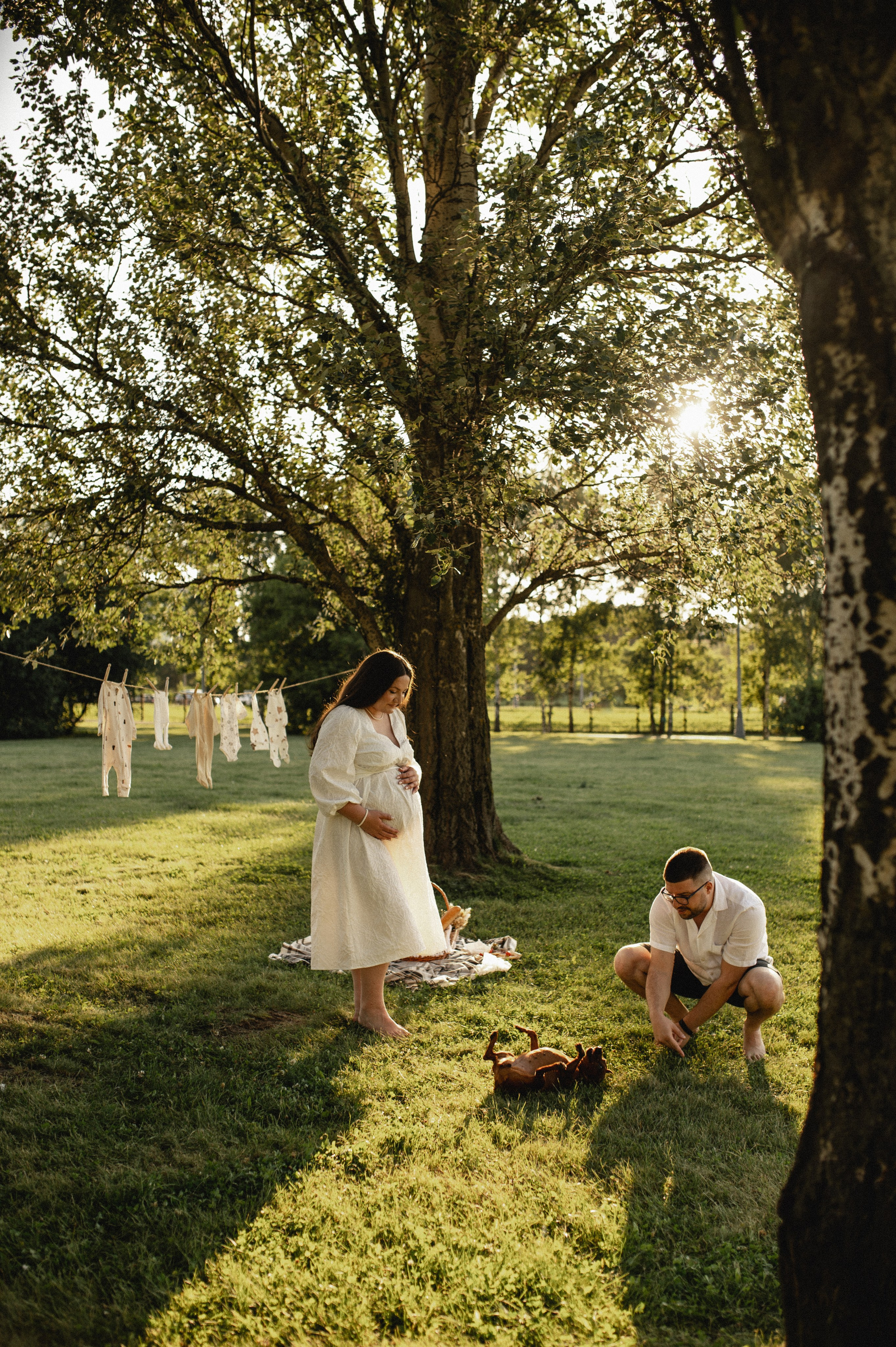 Фотосессия беременности на природе в парке Москвы. Семейная фотосессия Бутово Москва фотограф Алина Морщагина