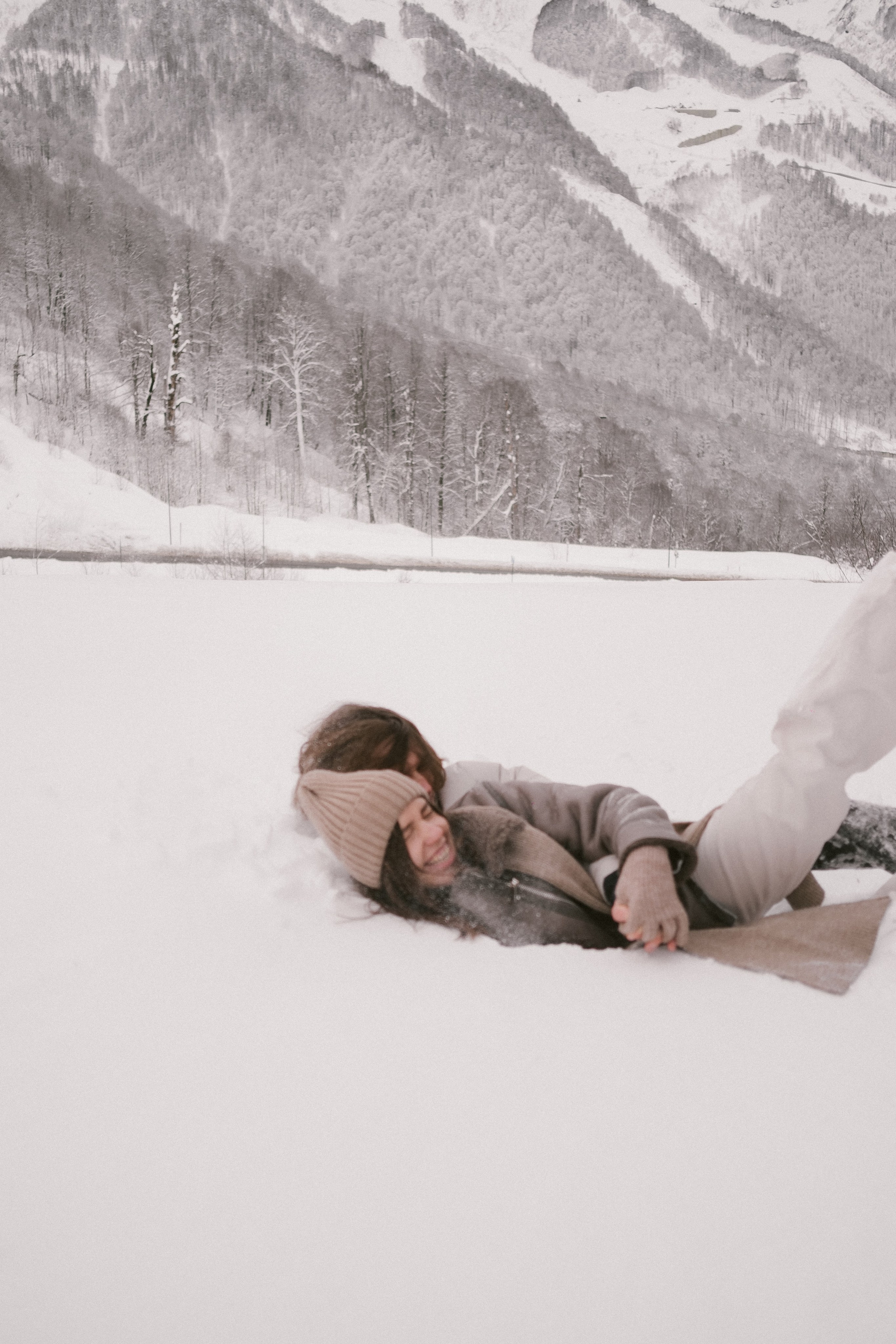 Фотосессии love story для двоих в Сочи, Сириусе и на Красной поляне. Семейный, свадебный фотограф Сочи, Адлер, Красная поляна
