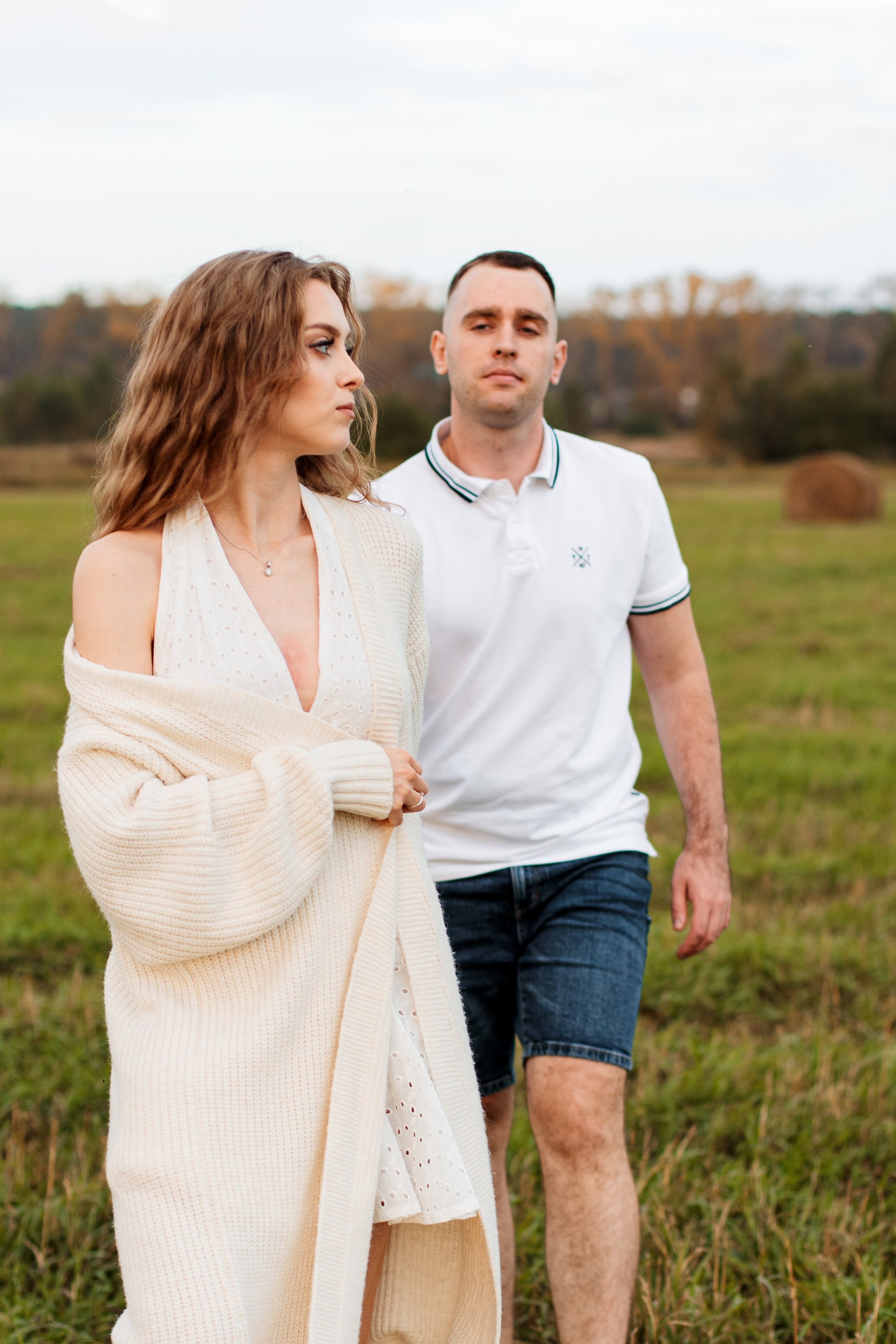 Закат, поле. Свадебный и семейный фотограф Екатеринбург Настя Саедгалина