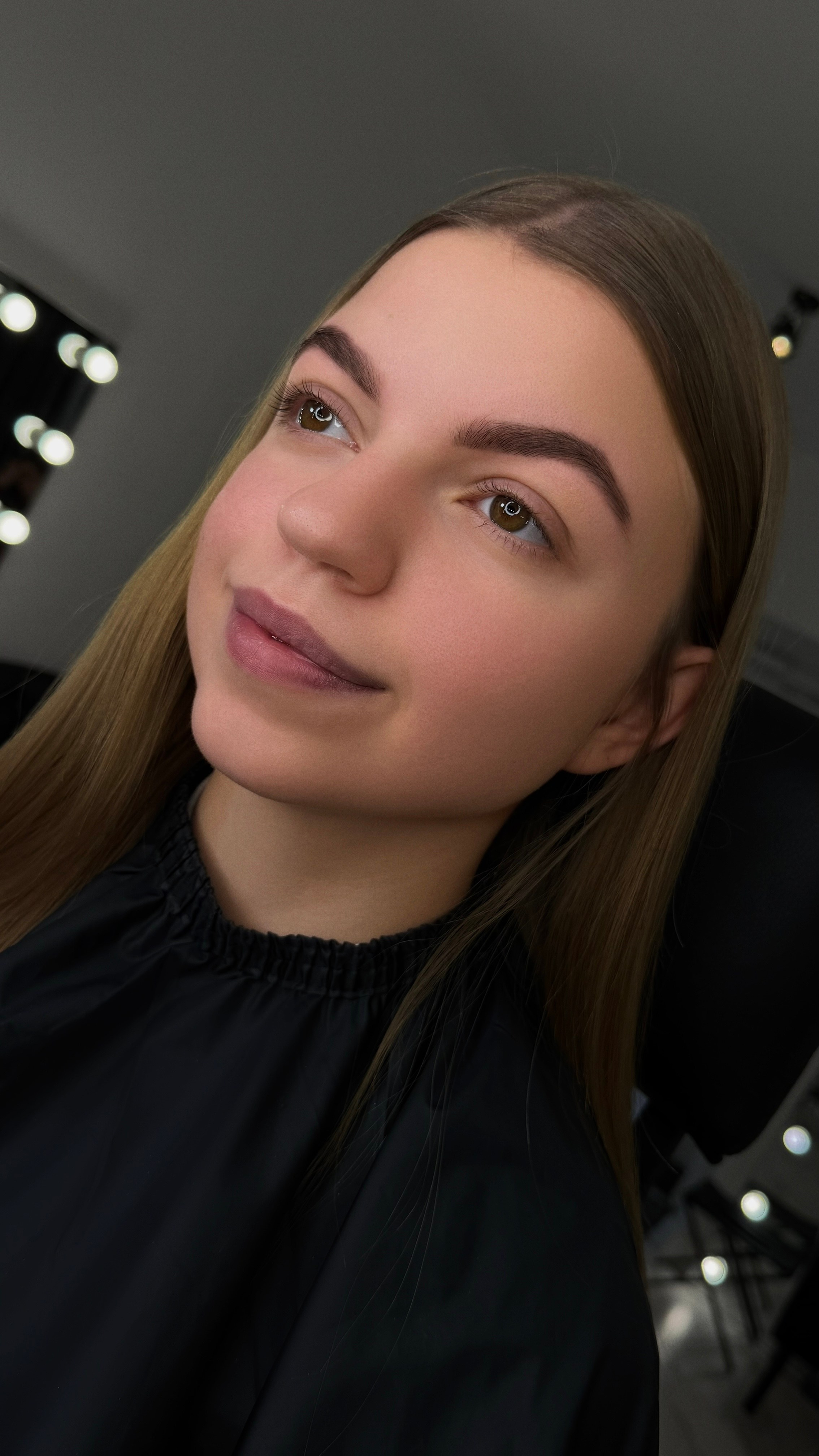 Брови. Студия визажистов, стилистов по прическам, бровистов и мастеров по ресницам